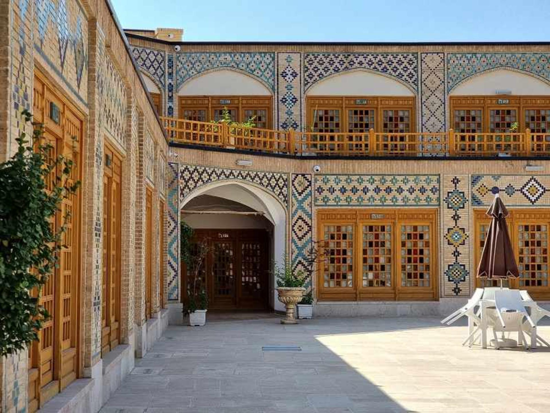بوتیک هتل سنتی کاروانیکا؛ منبع عکس: گوگل مپ؛ عکاس: R P_11