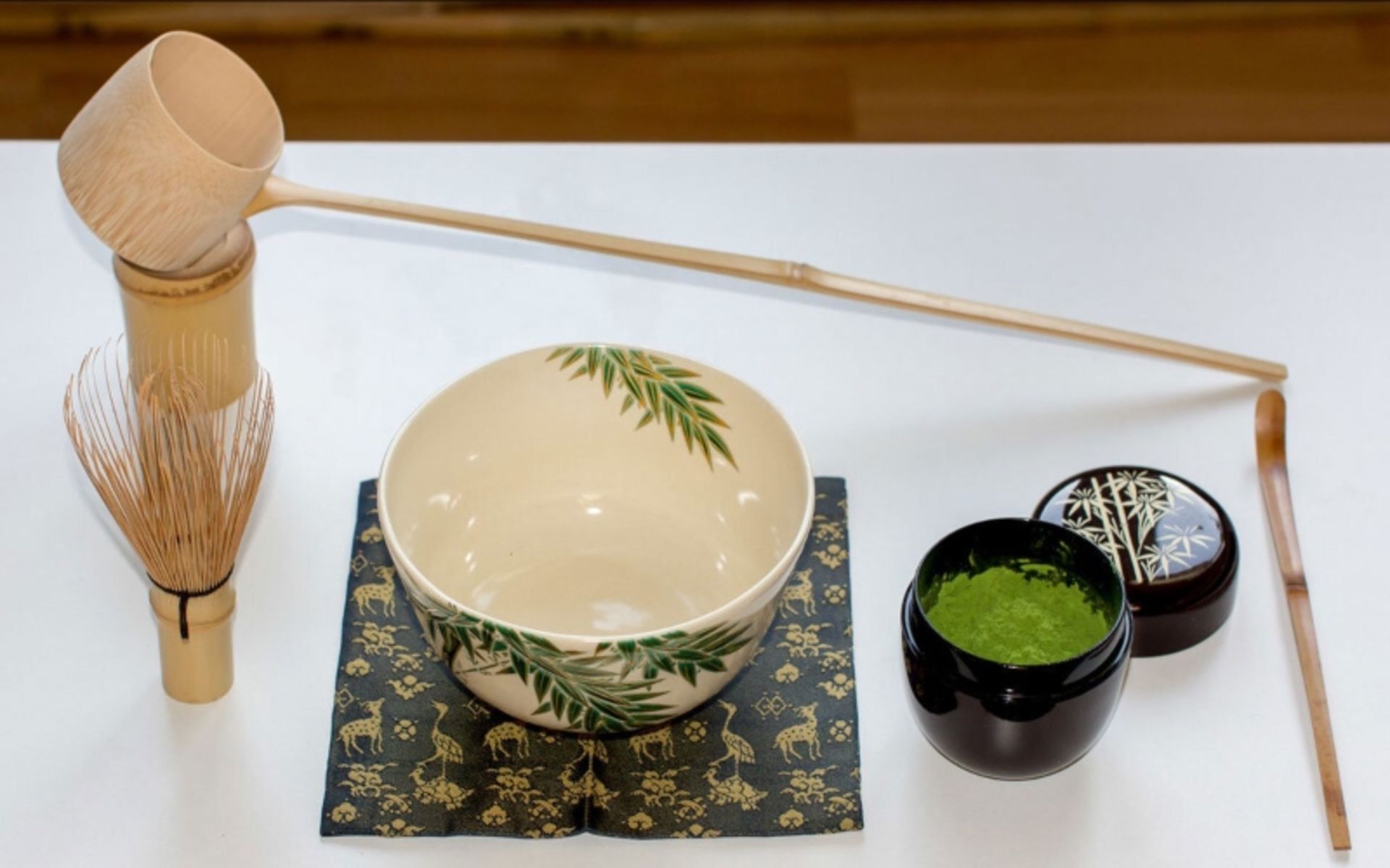 لوازم مورد نیاز در مراسم چای ژاپن؛ عکس از سایت japanobjects.com. عکاس: نامشخص