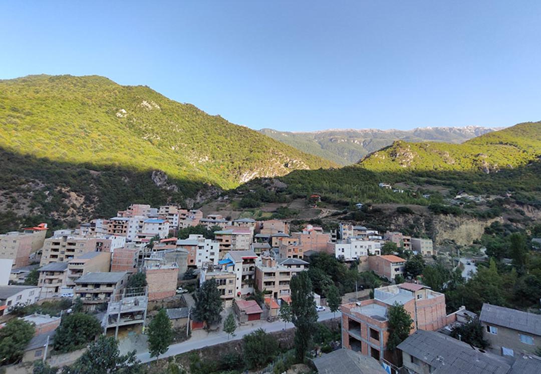 خانه ها و مناظر سرسبز روستای زیارت؛ منبع عکس: گوگل مپ؛ عکاس: ابراهیم کریمی