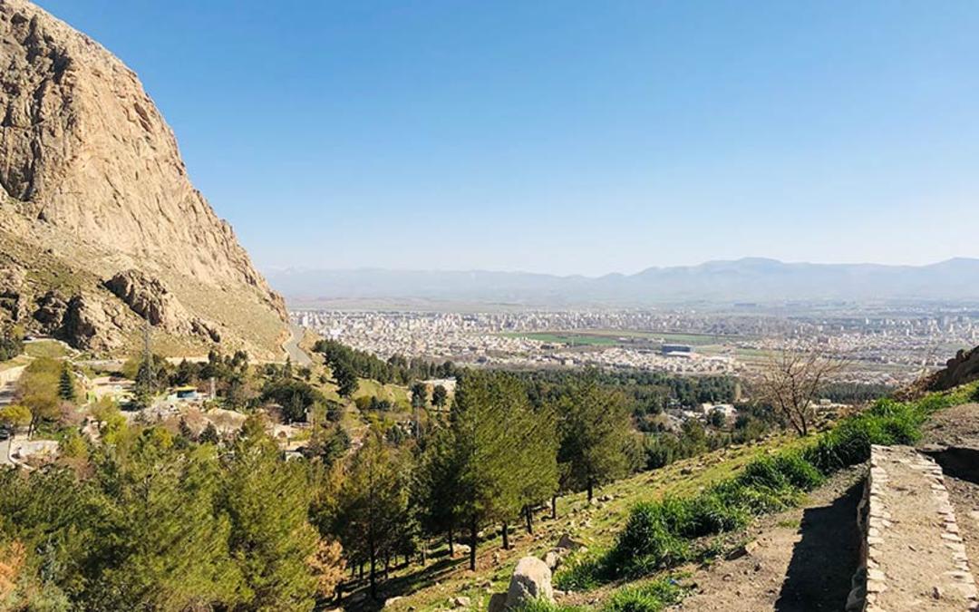 درختان پارک کوهستان کرمانشاه، منبع عکس: گوگل مپ، عکاس: Ehsan Sharafian M.
