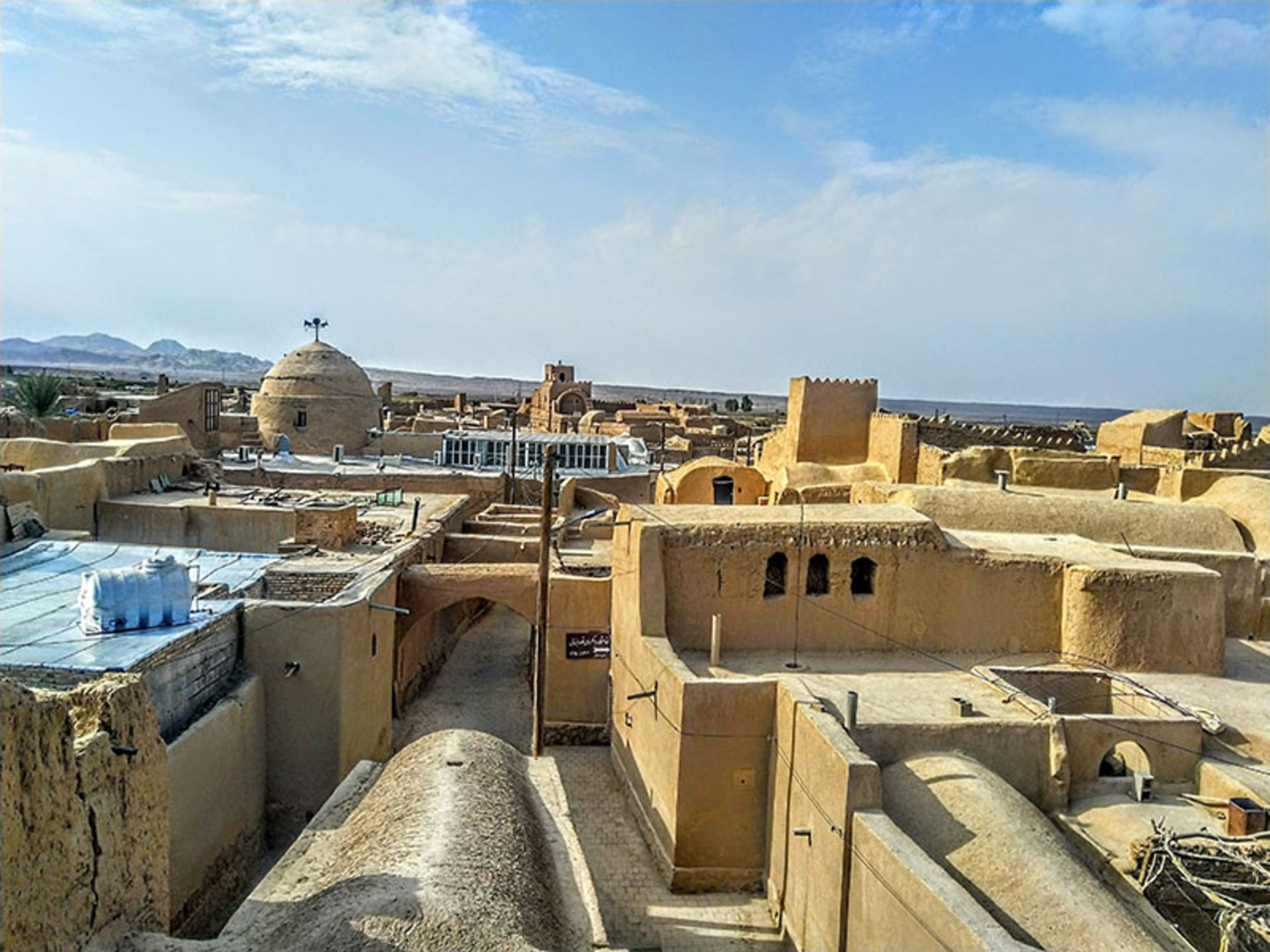 نمایی از قلعه جندق اصفهان؛ منبع عکس: گوگل مپ؛ عکاس: mahila h