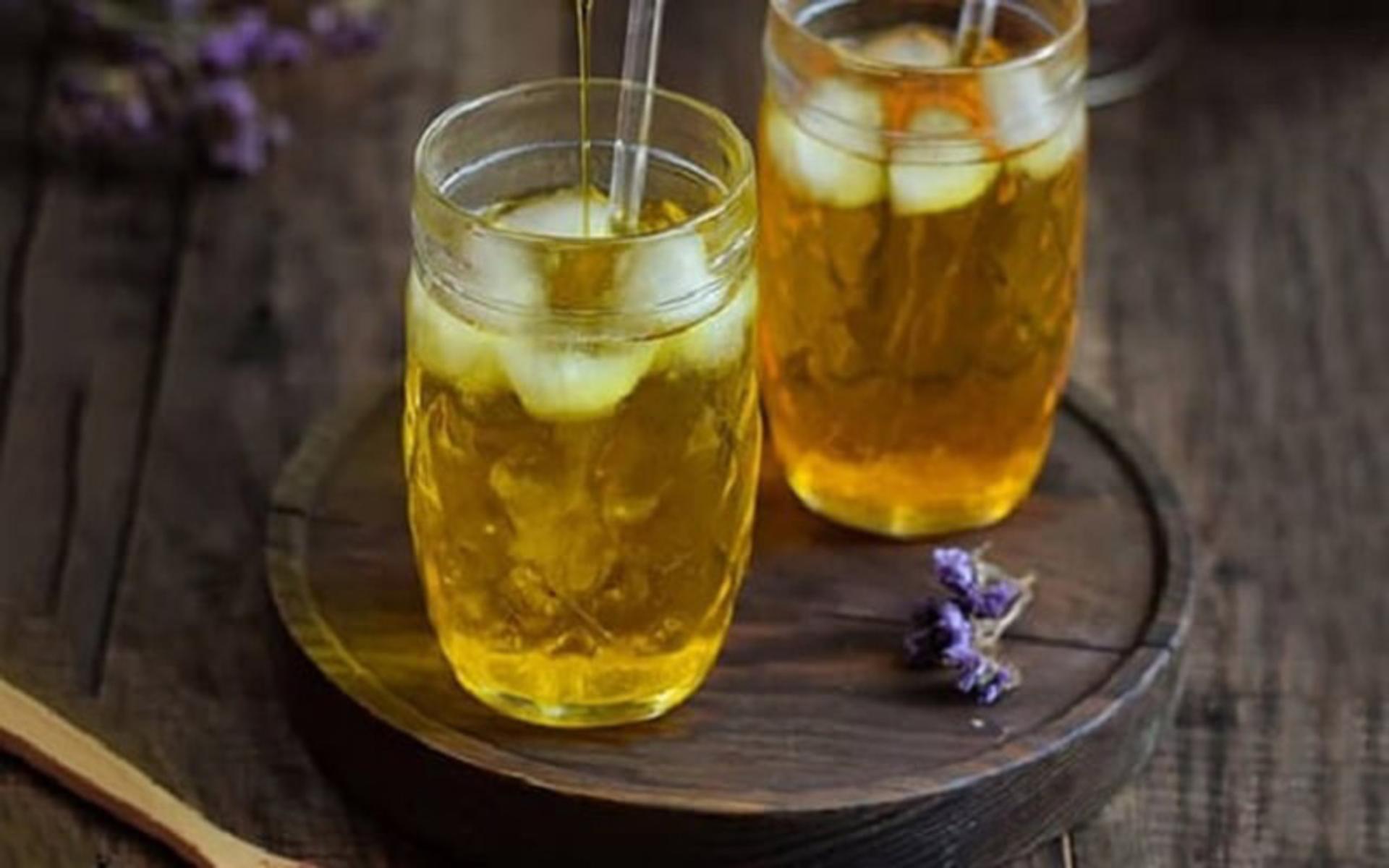 شربت زعفران خنک با قالب یخ؛ منبع عکس: وب سایت blog.okcs.com؛ عکاس: نامشخص