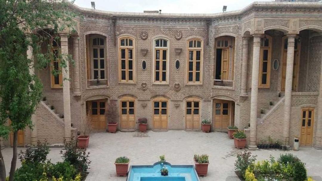 حیاط خانه توکلی مشهد؛ منبع عکس: وب‌سایت Maghsad360.ir. عکاس: نامشخص