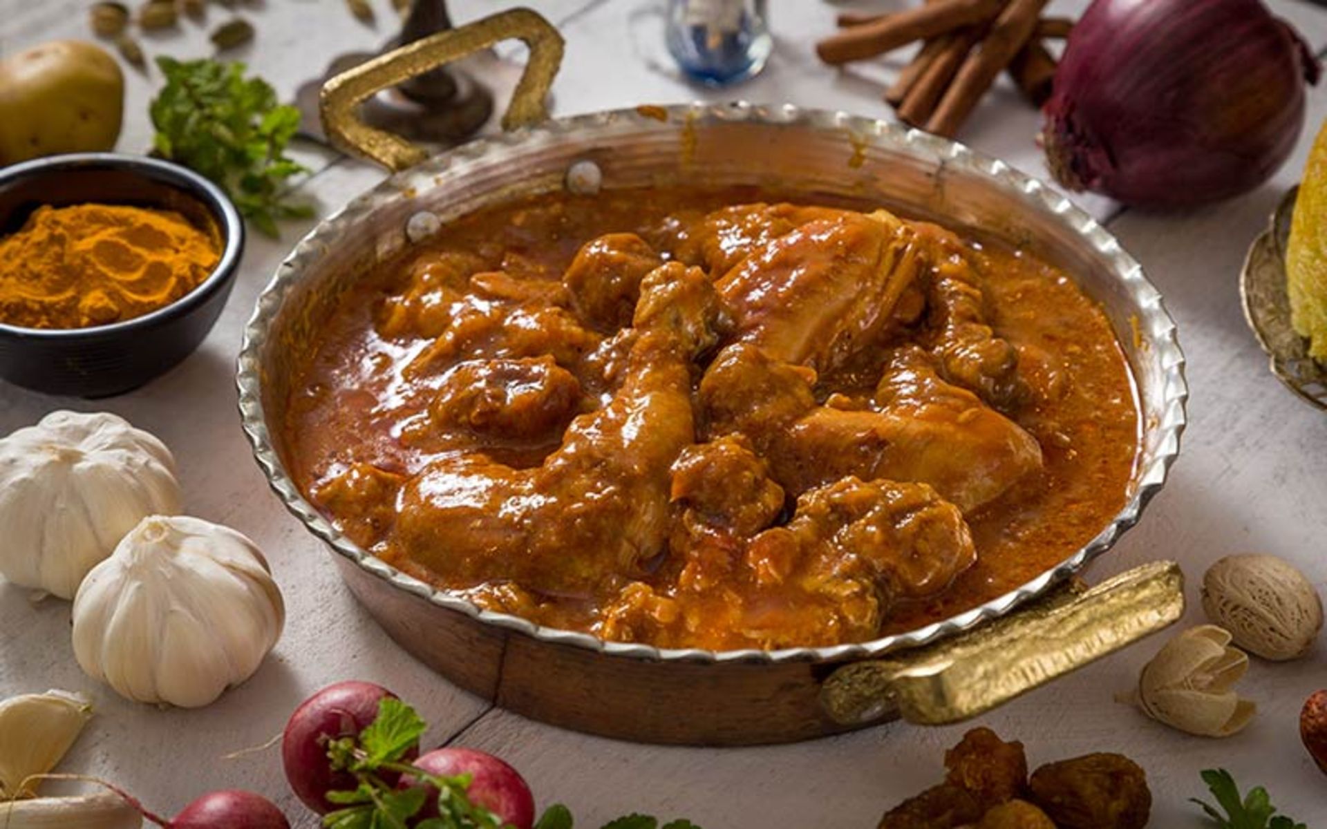 خورشت گیلانی با مرغ، منبع عکس: gilakifood.com، عکاس: Bobak Radbin Studio