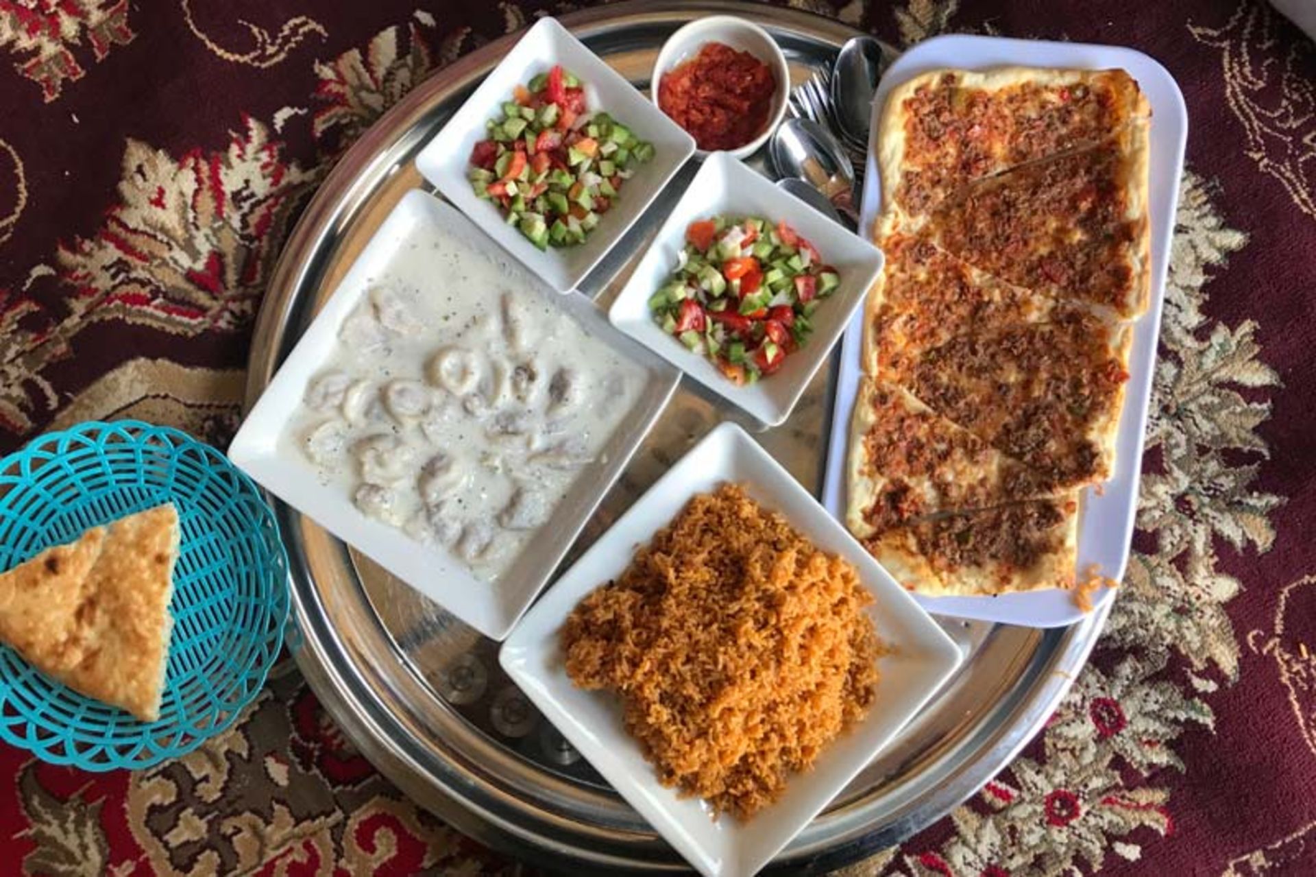خوراکی های ترکمنی در غذای سنتی برکت؛ منبع عکس: گوگل مپ؛ عکاس: وهاب راستار