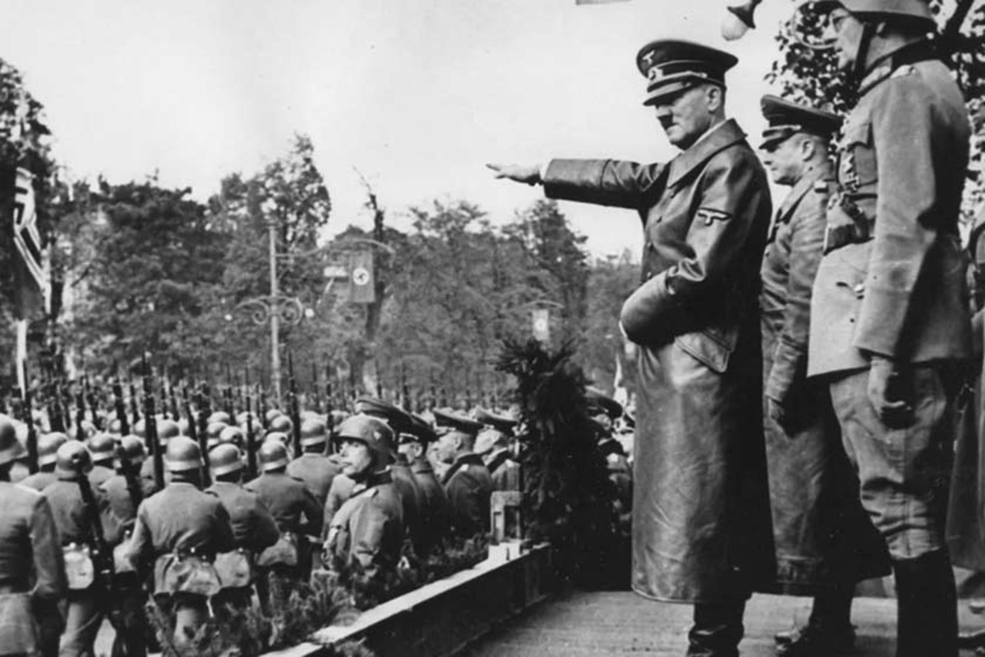 تصویر هیتلر در جنگ جهانی دوم