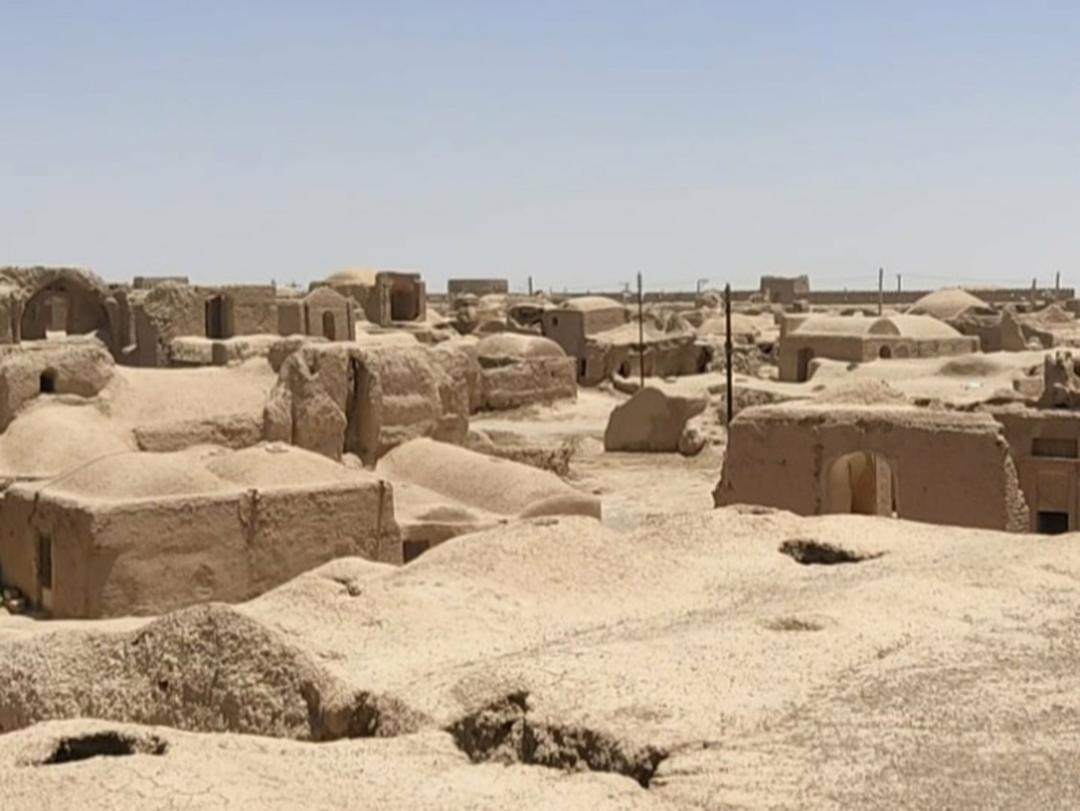 ارگ تاریخی روستای قورتان؛ منبع عکس: گوگل مپ؛ عکاس: سعید امینیان