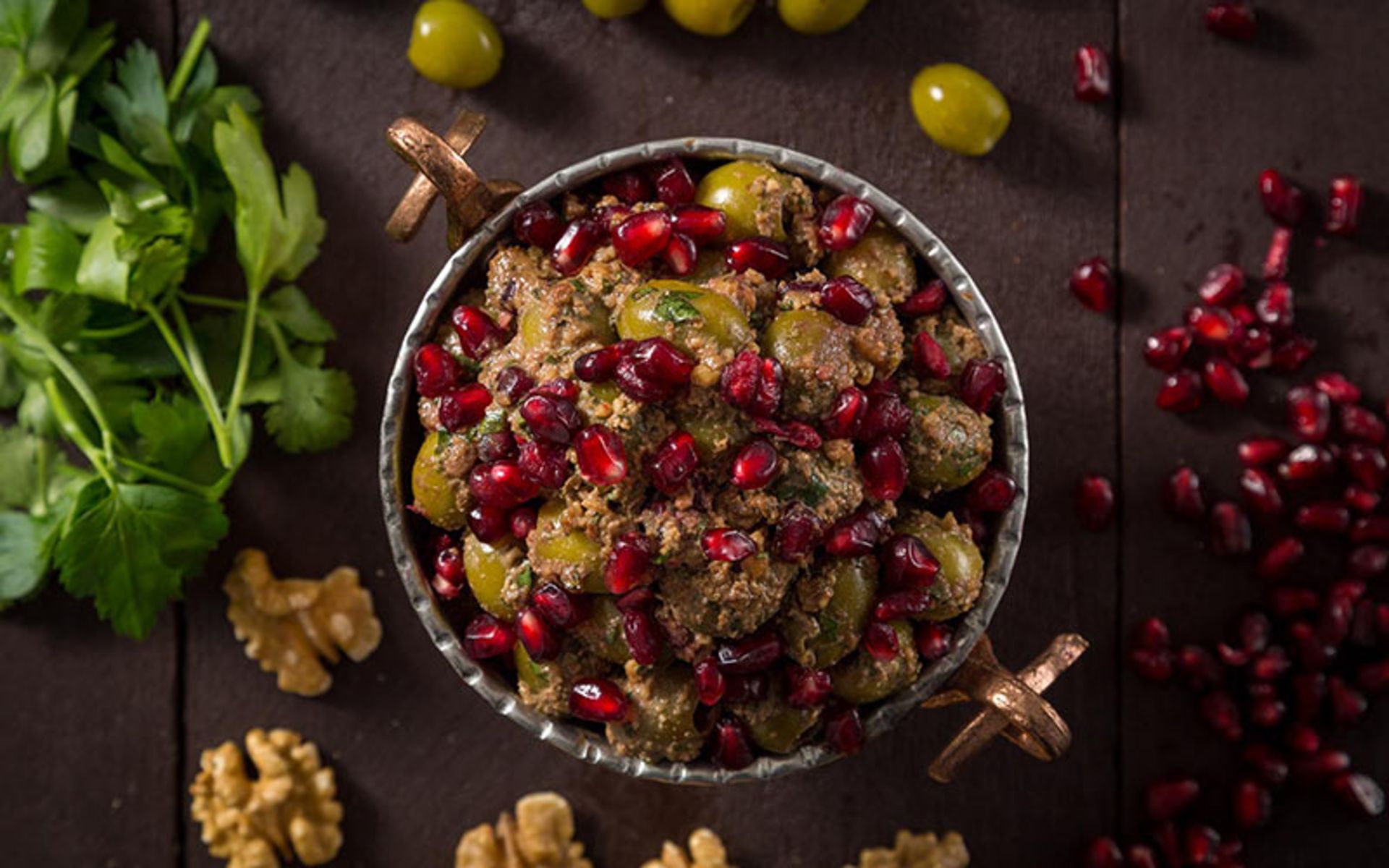 زیتون پرورده گیلانی، منبع عکس: gilakifood.com، عکاس: Bobak Radbin Studio