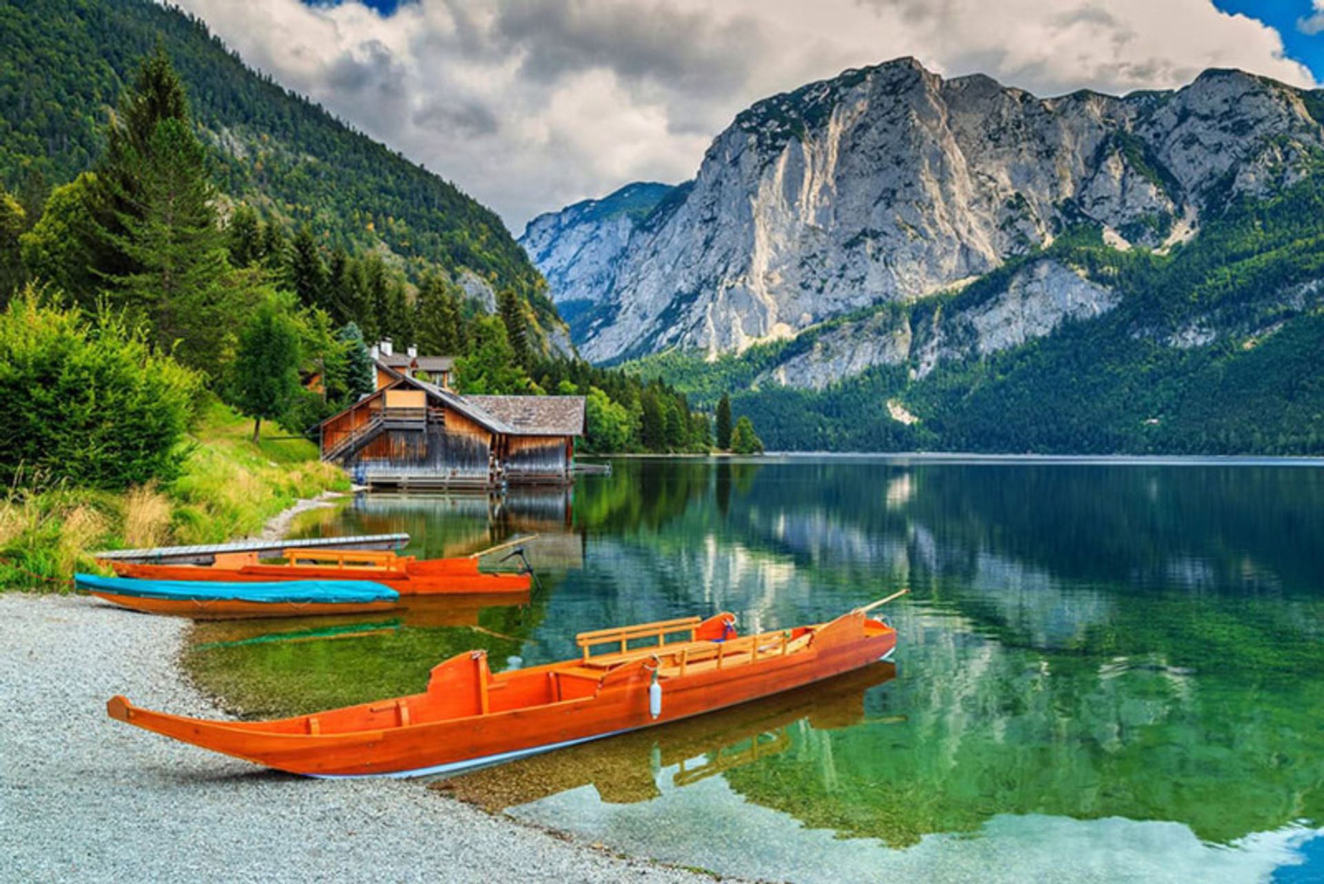 دریاچه‌ای در استرالیا. عکس از وب‌سایت wanderluststorytellers