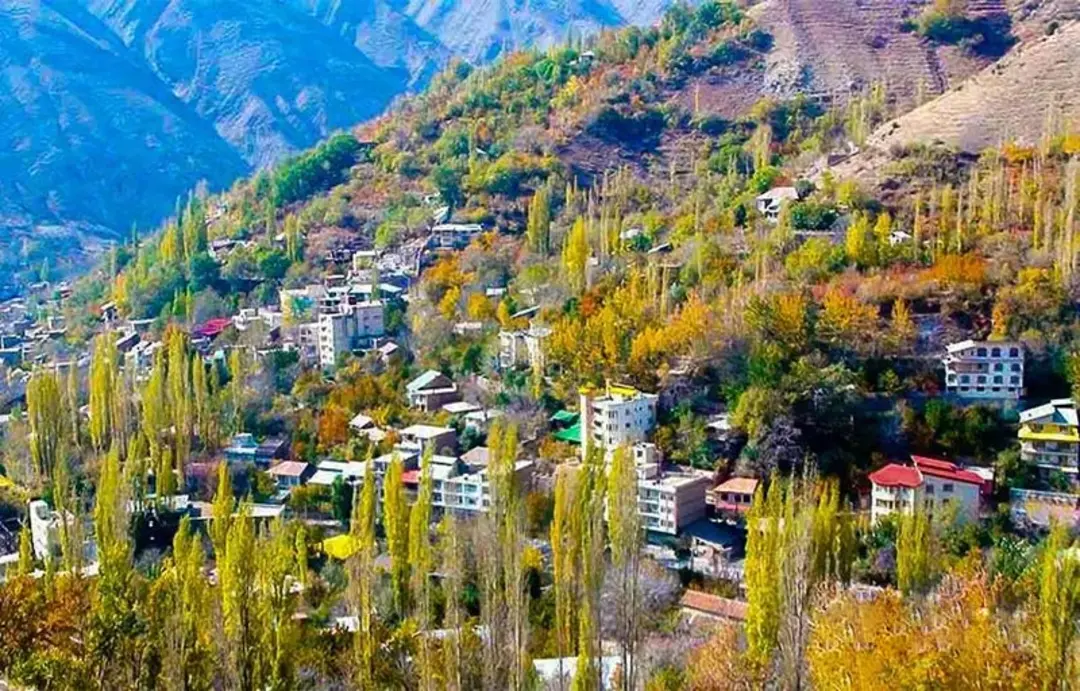 منظره پاییزی منطقه فشم؛ منبع عکس: utravs.com؛ عکاس: نامشخص