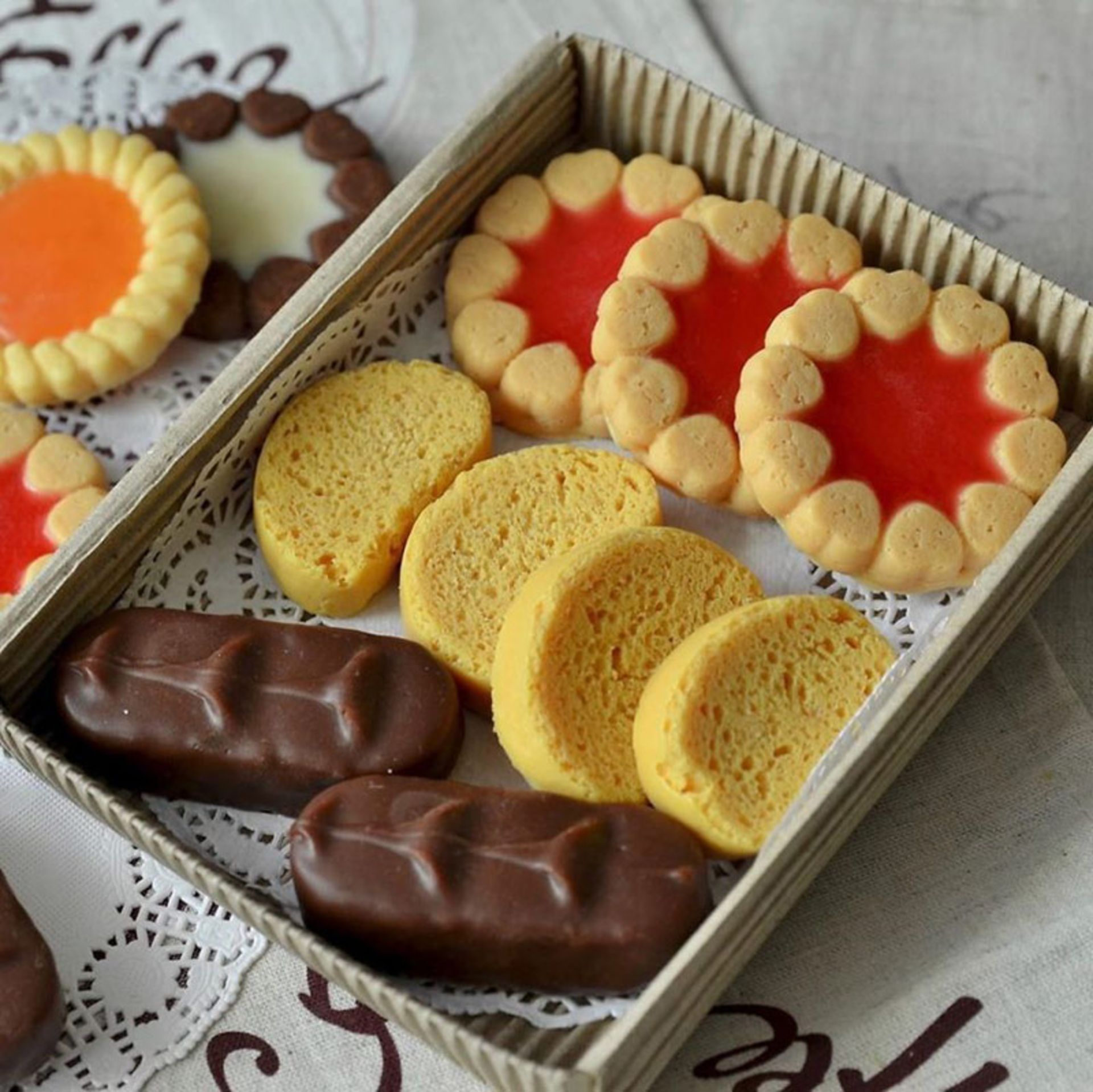 صابون به شکل جعبه شیرینی خشک