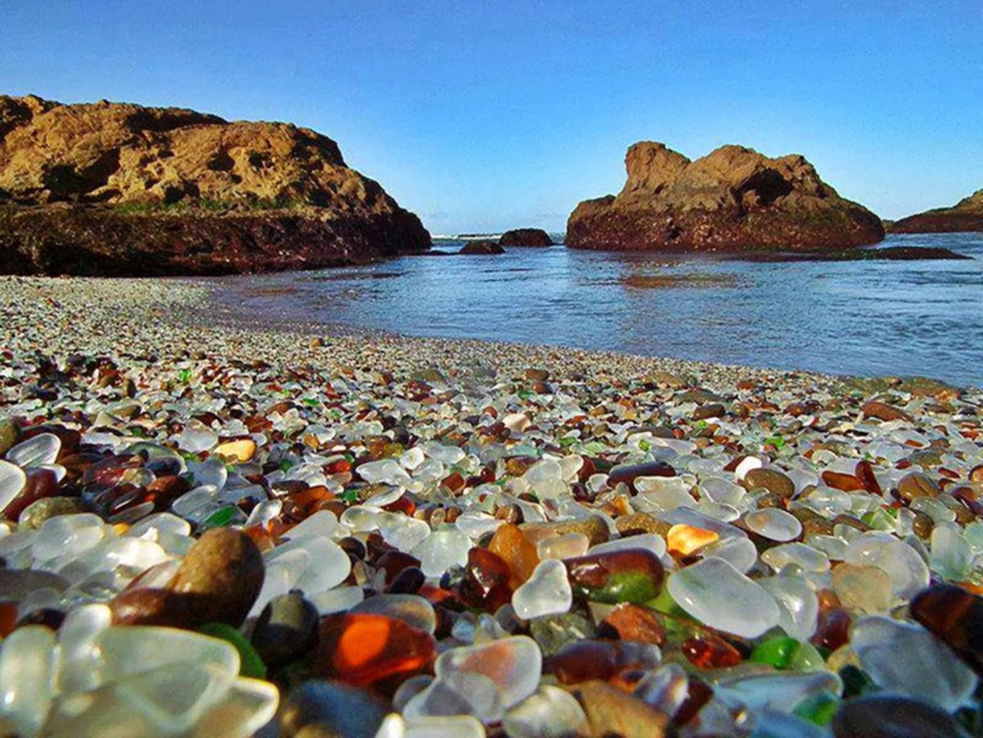 ساحل شیشه‌ای در آمریکا. عکس از وب‌سایت Geology Science