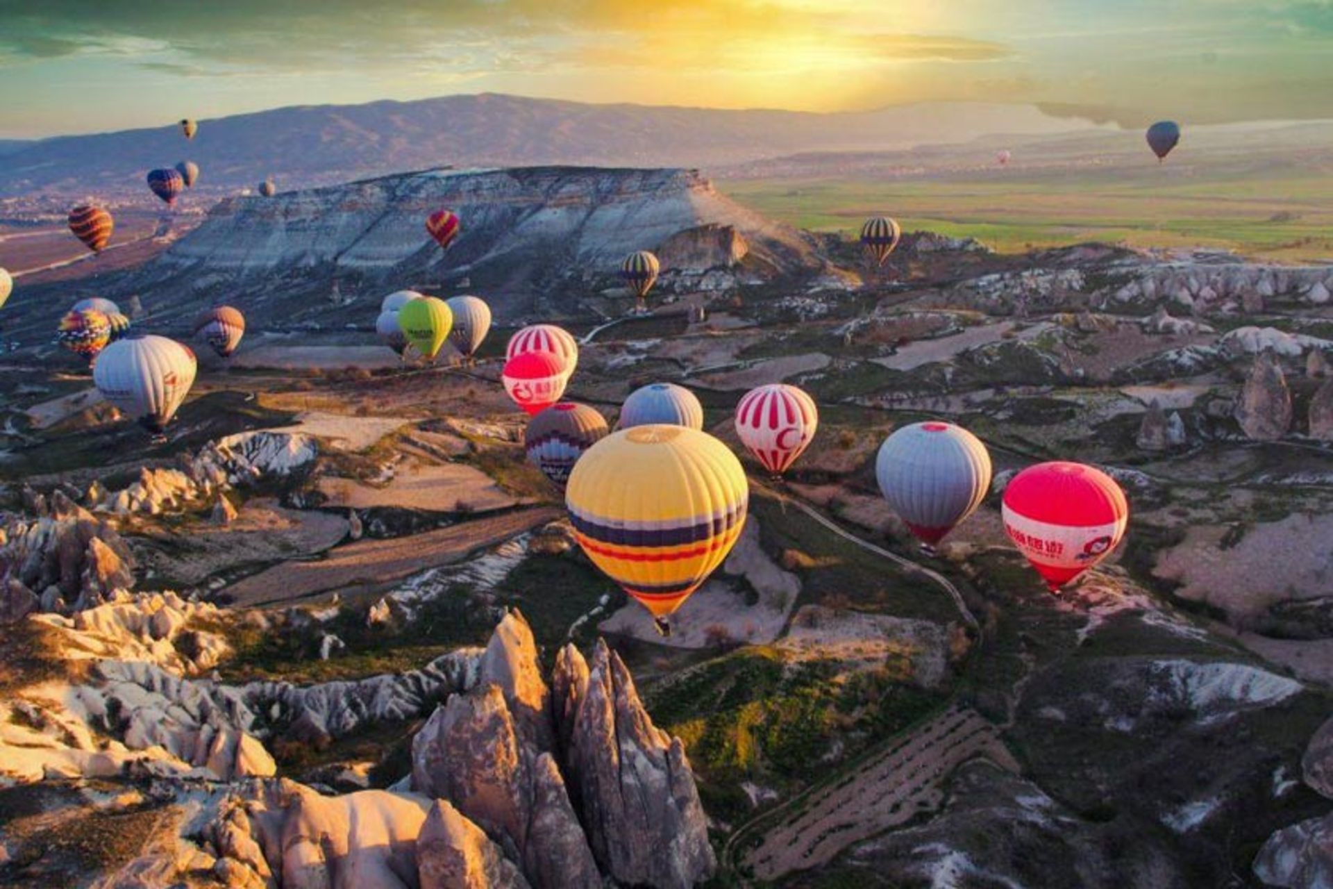 بالن سواری در کاپادوکیا؛ منبع عکس: وب سایت pinkcaddytravelogue.com؛ عکاس: نامشخص
