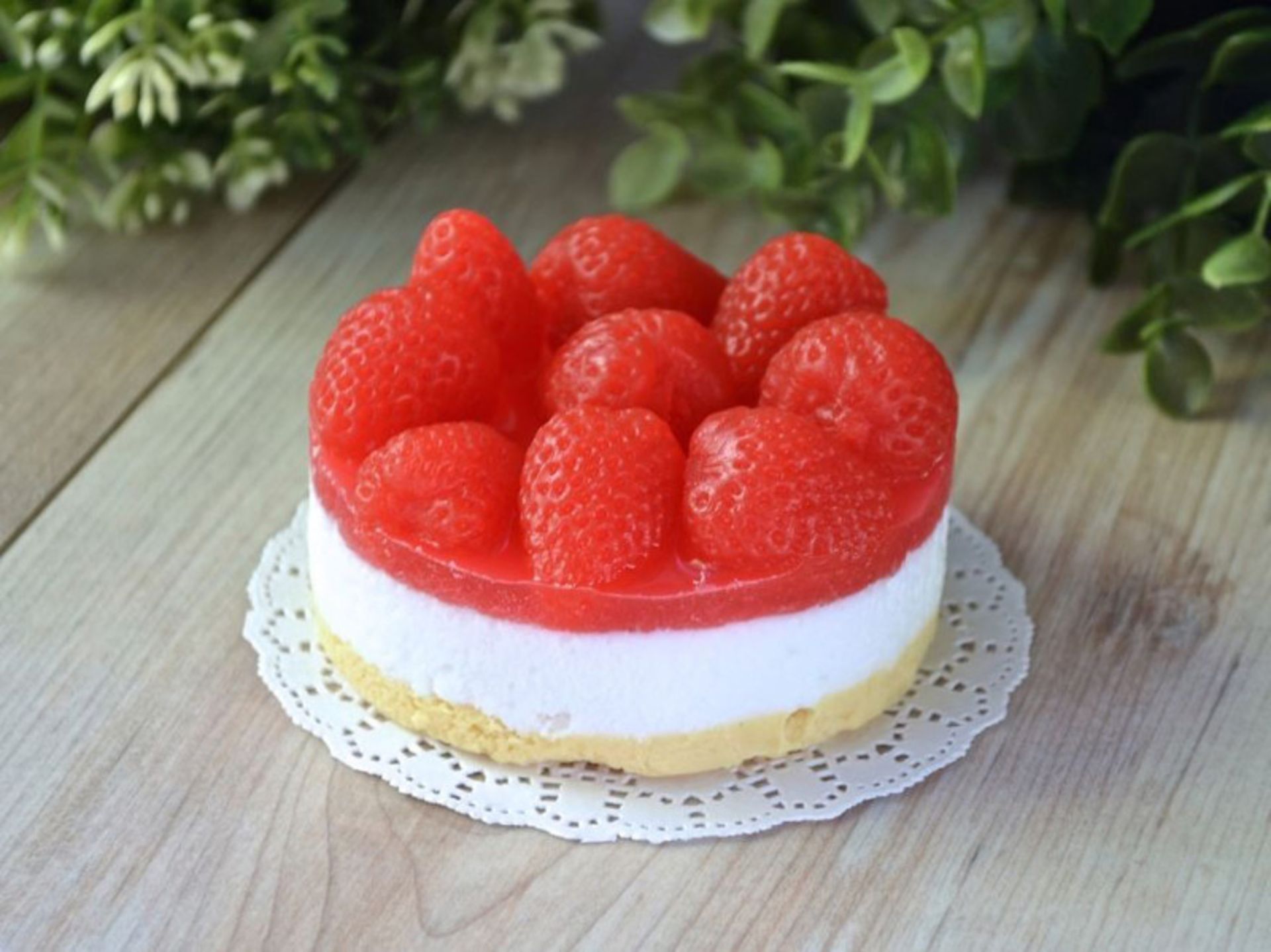 صابون به شکل چیزکیک توت فرنگی