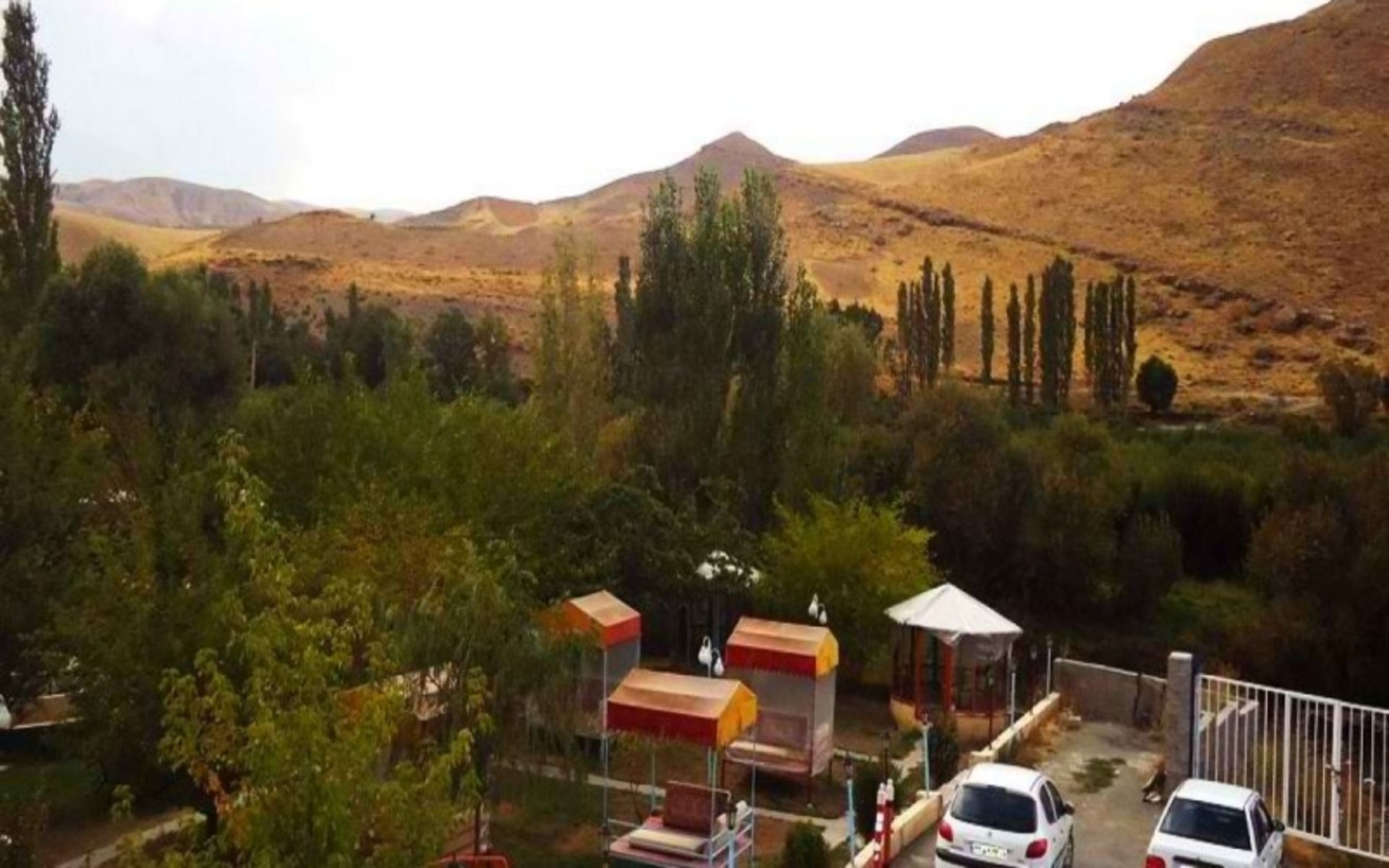 پیک نیک در روستای بند ارومیه؛ عکس از سایت eneshat.com. عکاس: نامشخص