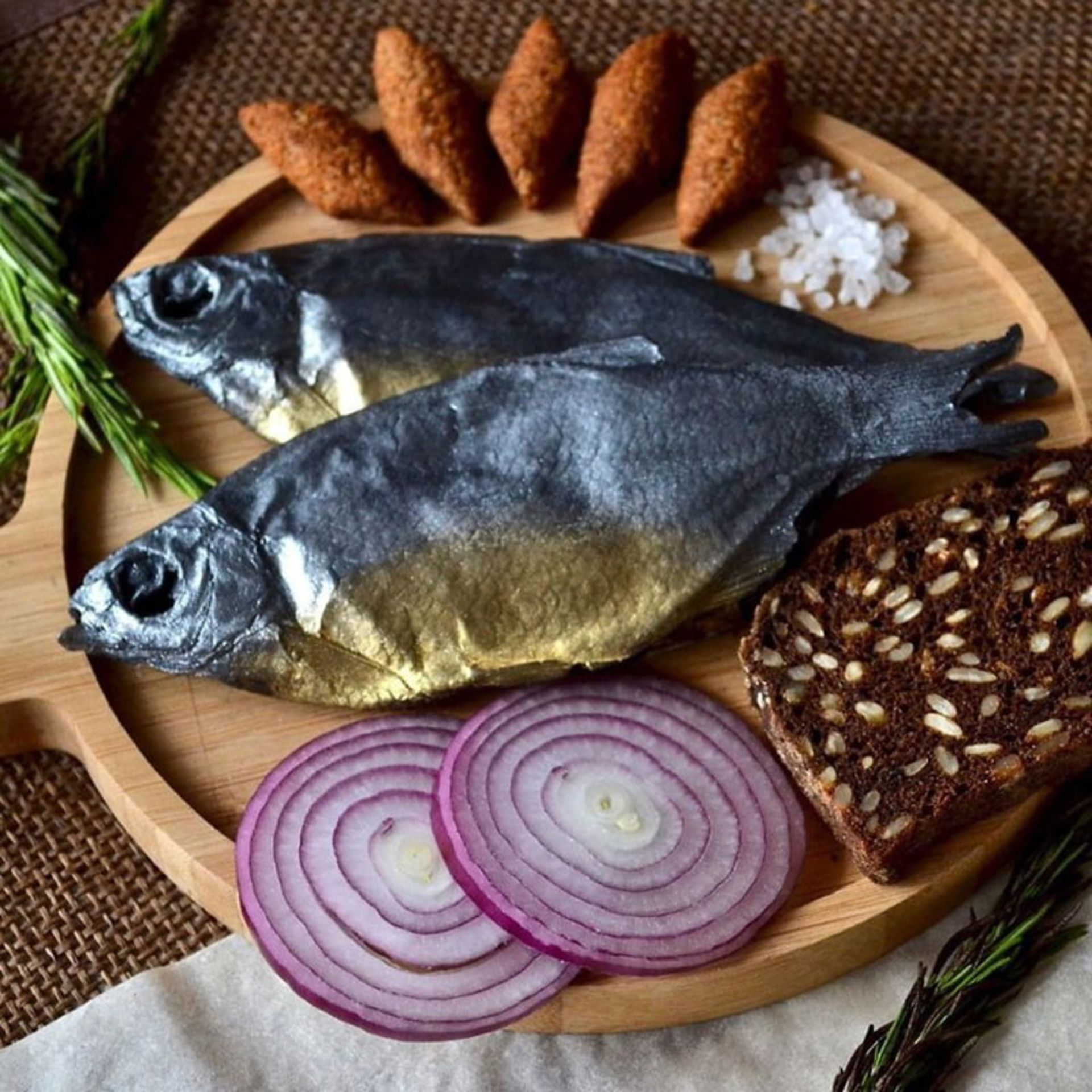 صابون به شکل ماهی قزل آلا و دورچین های مختلف