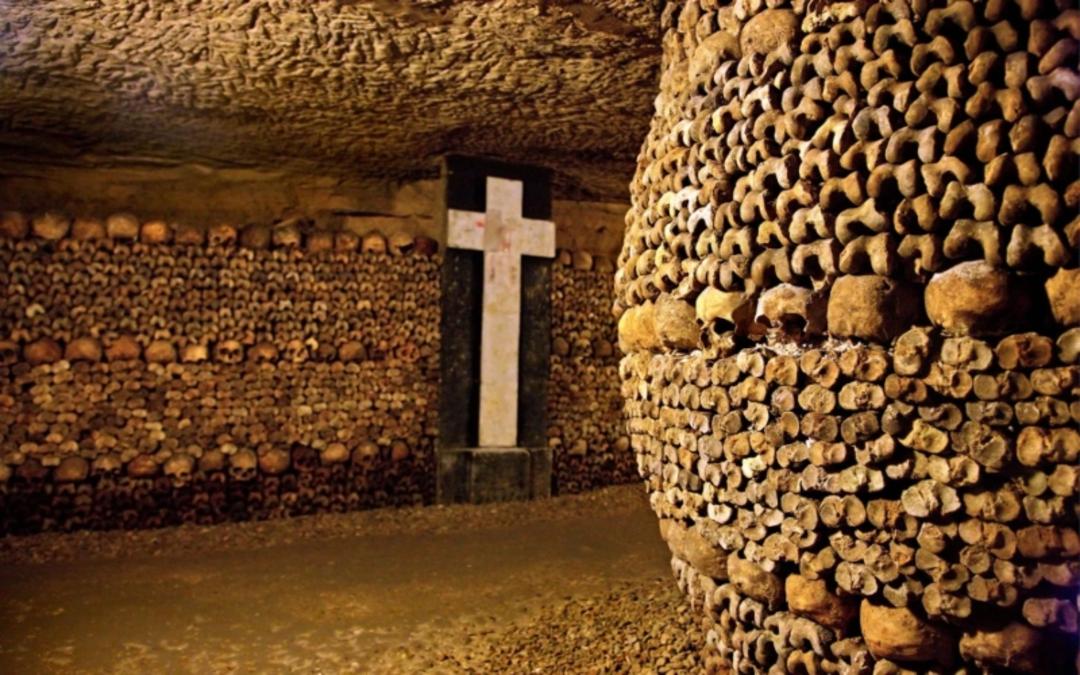 دخمه های پاریس با کتیبه های ورودی؛ عکس از سایت afar.com. عکاس: Heracles Kritikos