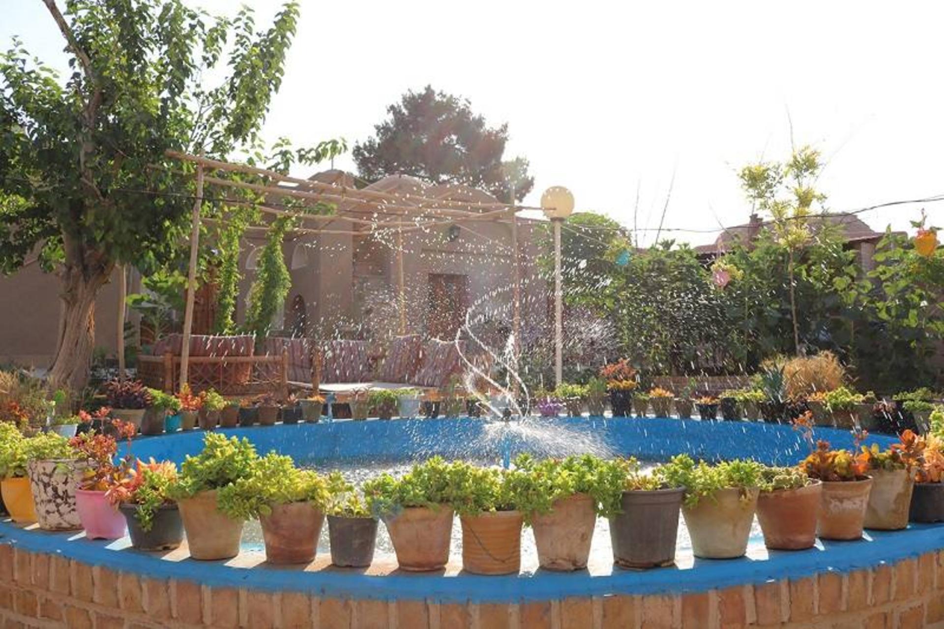 حوض بومگردی عمو مش رضا؛ منبع عکس وب سایت kavirabad.com. عکاس  نامشخص