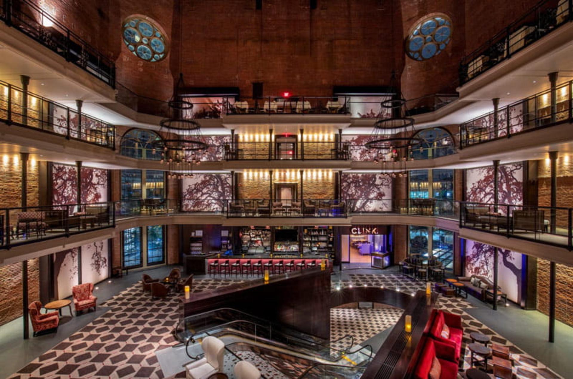 سالن لابی هتل لیبرتی آمریکا؛ منبع عکس: libertyhotel.com، عکاس: نامشخص