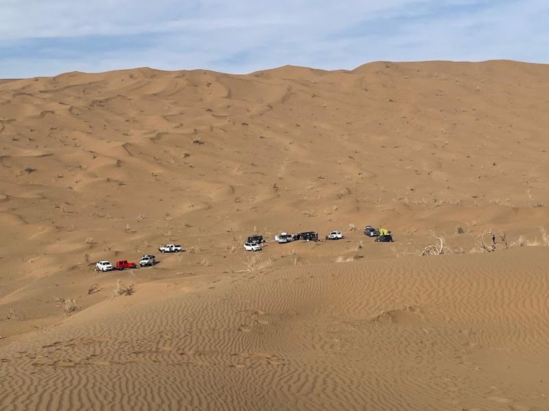 علاقه مندان به کویر ریگ جن؛ منبع عکس گوگل مپ. عکاس Najmeh Kashani