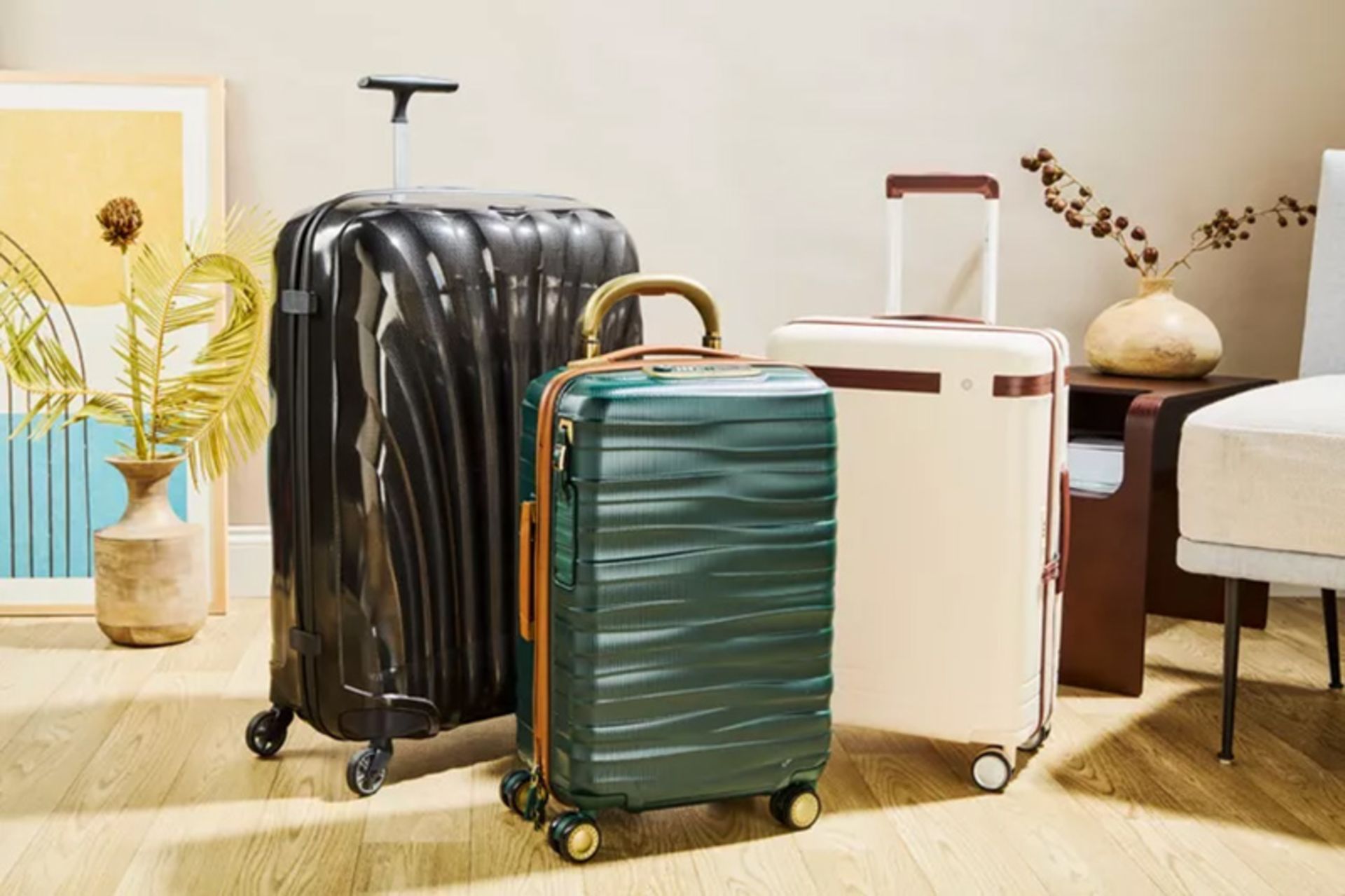 چمدان ها در سایزهای مختلف؛ منبع عکس: travelandleisure.com؛ عکاس: نامشخص