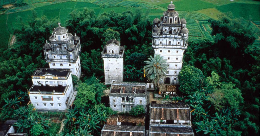 دیاولو کای‌پینگ با ساختمان های جذاب؛ منبع عکس: سایت whc.unesco.org. عکاس: نامشخص