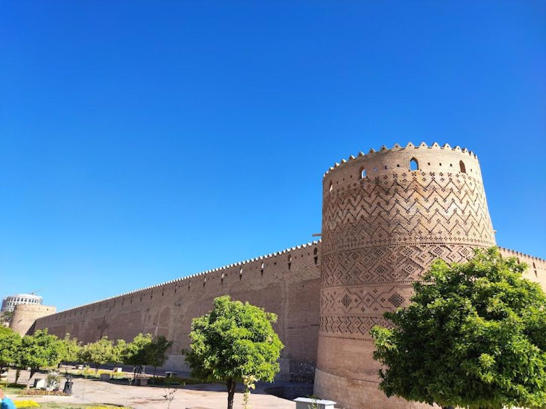 نمای بیرونی ارگ کریم خان زند. منبع: گوگل مپ. عکاس: پژمان حسینی
