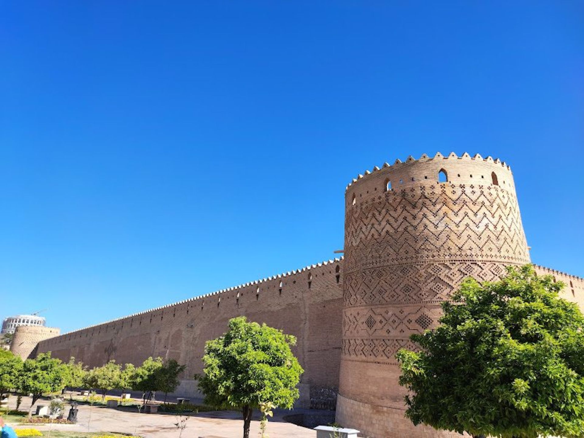 نمای بیرونی ارگ کریم خان زند. منبع: گوگل مپ. عکاس: پژمان حسینی