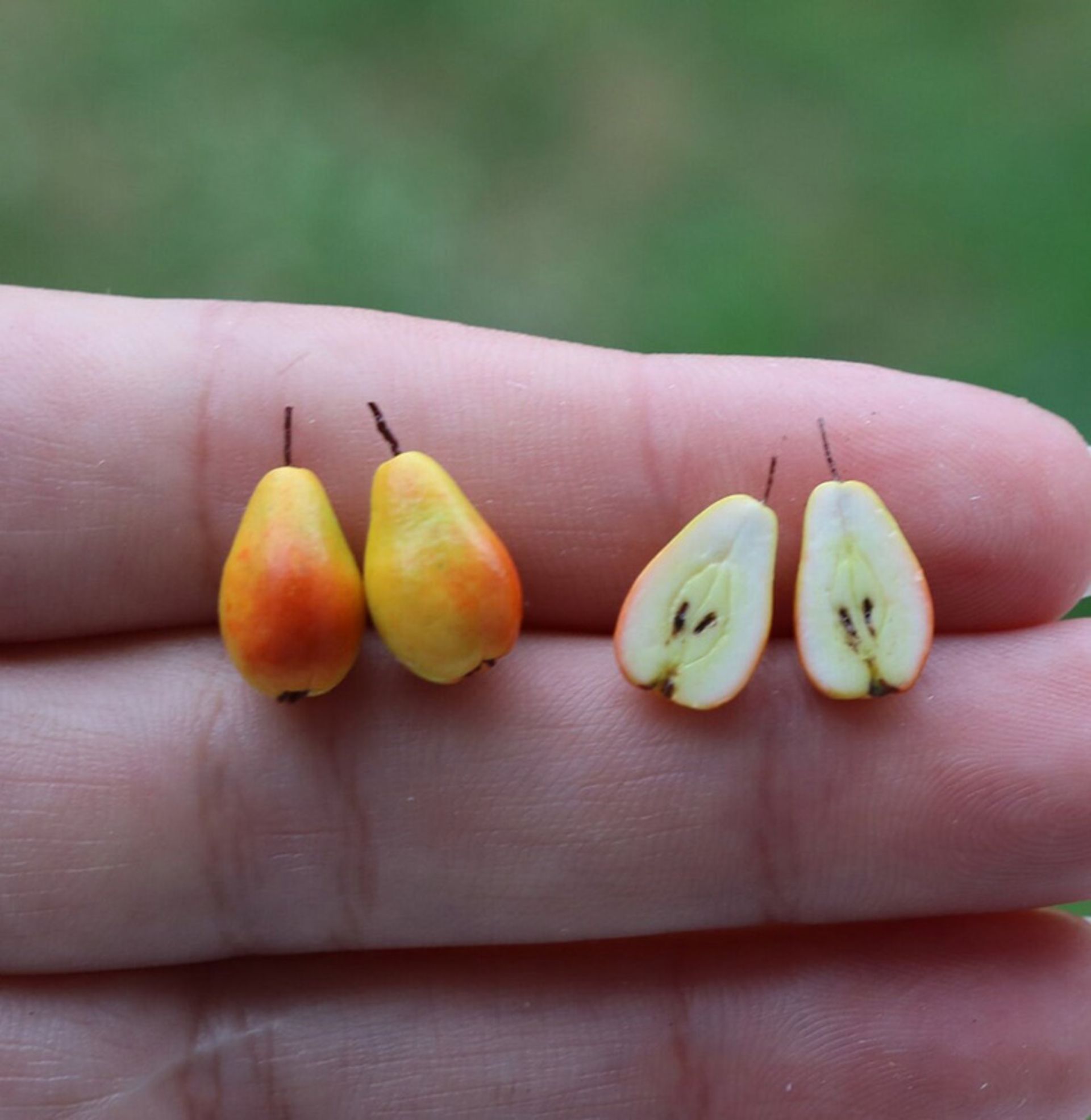 گوشواره میوه ای شبیه گلابی