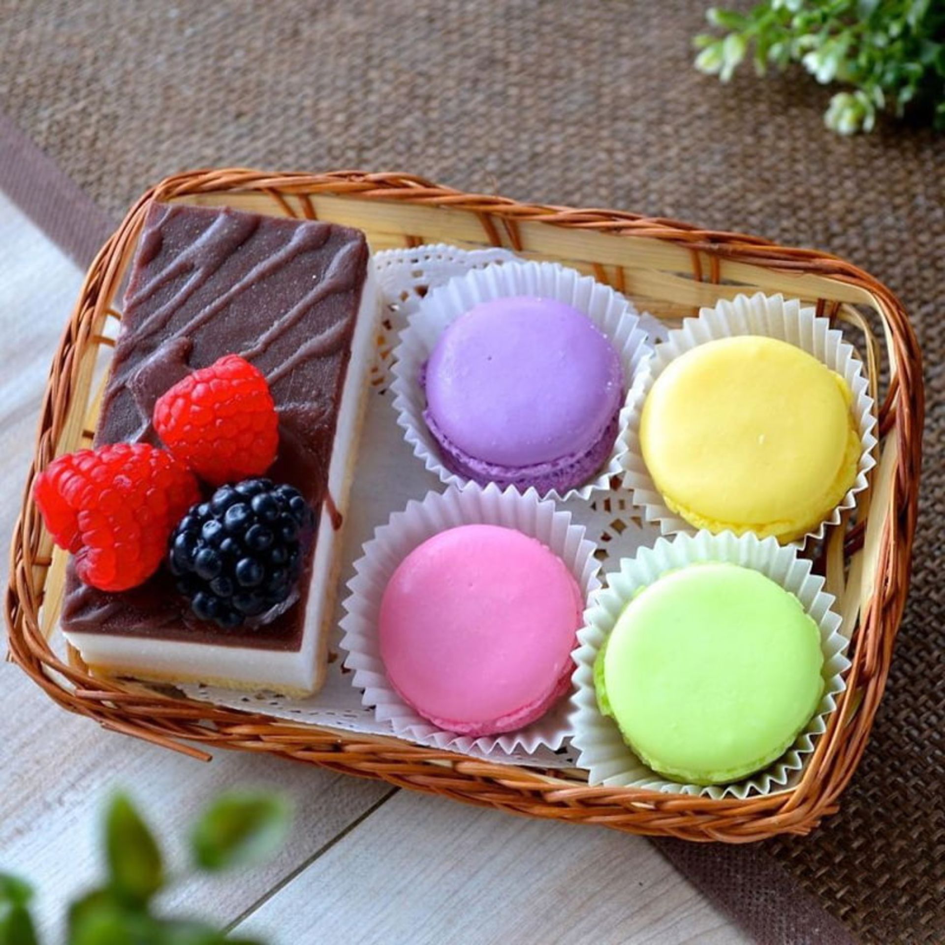 صابون به شکل سبد موچی های رنگی