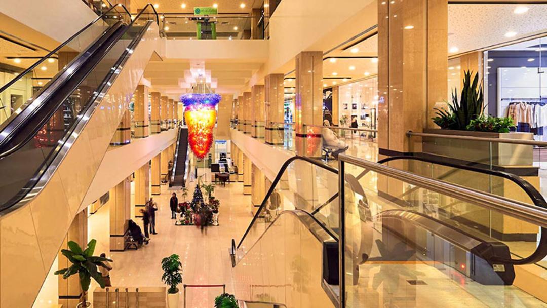 طبقات مختلف مرکز خرید؛ منبع عکس: nedabal.com؛ عکاس: نامشخص