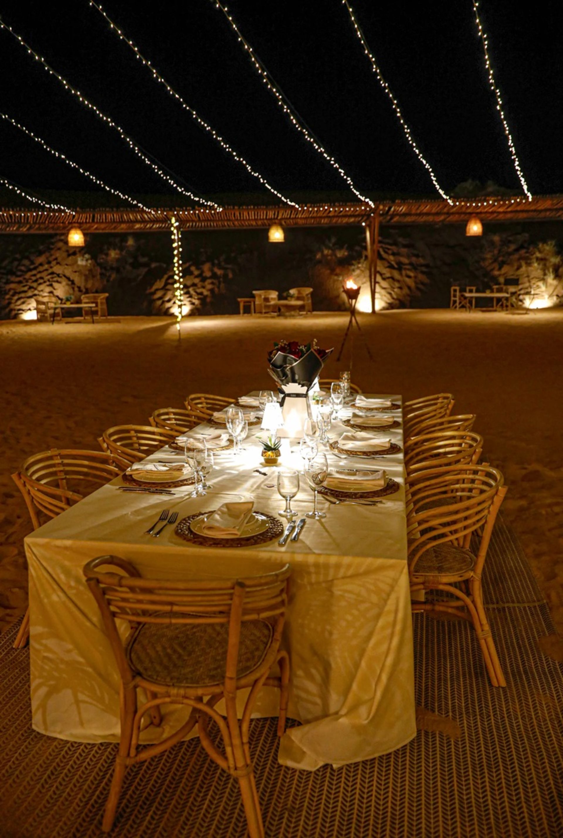 صرف شام در صحرا در دبی