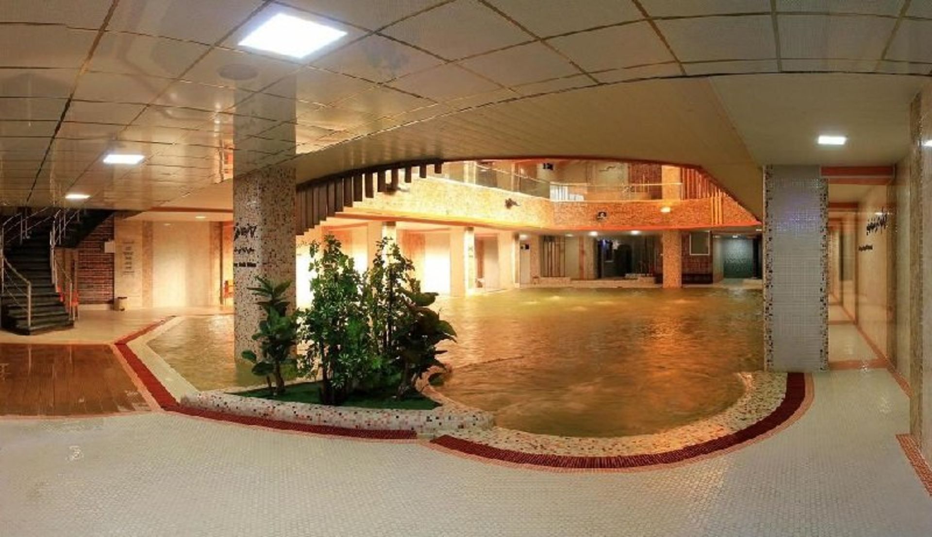 مجتمع آب‌درمانی پهنلو در سرعین اردبیل؛ منبع عکس: hotelershad.com، عکاس: نامشخص
