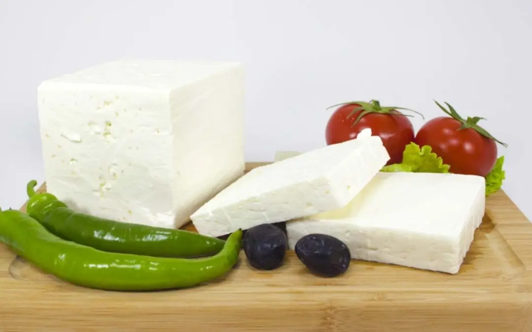 پنیر بیاز با برش مربعی؛ منبع عکس: سایت cheesemaking.com. عکاس: نامشخص