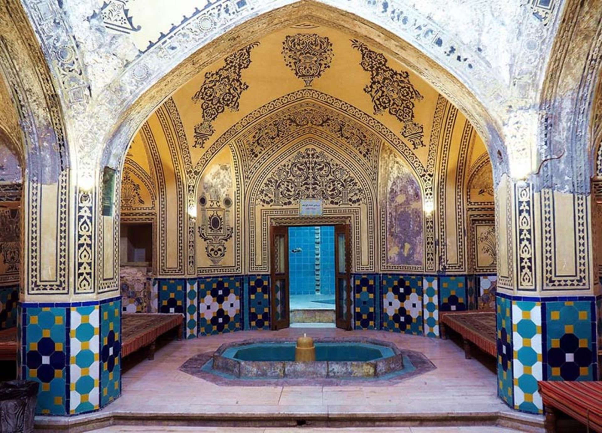 روشنایی حمام های تاریخی ایرانی؛ منبع عکس: idehchin.com؛ عکاس: نامشخص