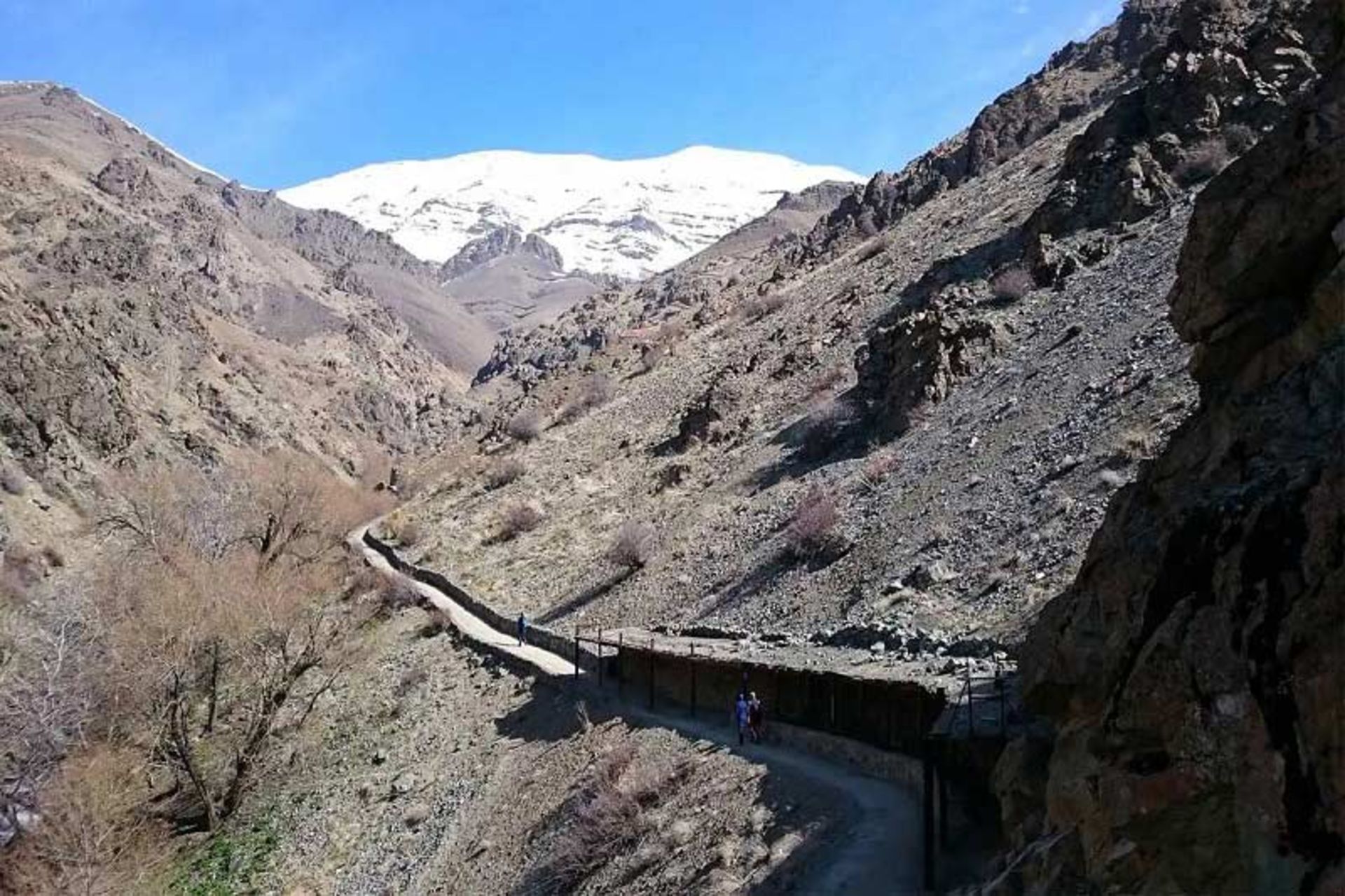 مسیر پلنگ چال؛ منبع عکس: ویکی مدیا؛ عکاس: علی صفدریان