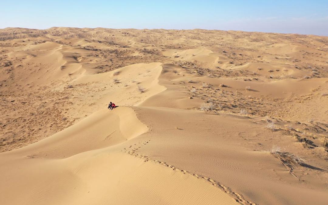 گردشگران در کویر ابوزیدآباد، منبع عکس: گوگل مپ، عکاس: ZigZag MTB com 