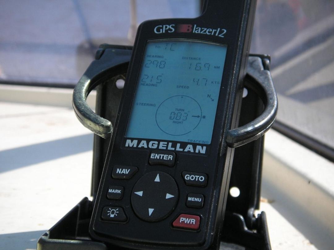 دستگاه GPS برند ماژلان؛ منبع عکس: سایت en.m.wikipedia.org. عکاس Nachoman-au
