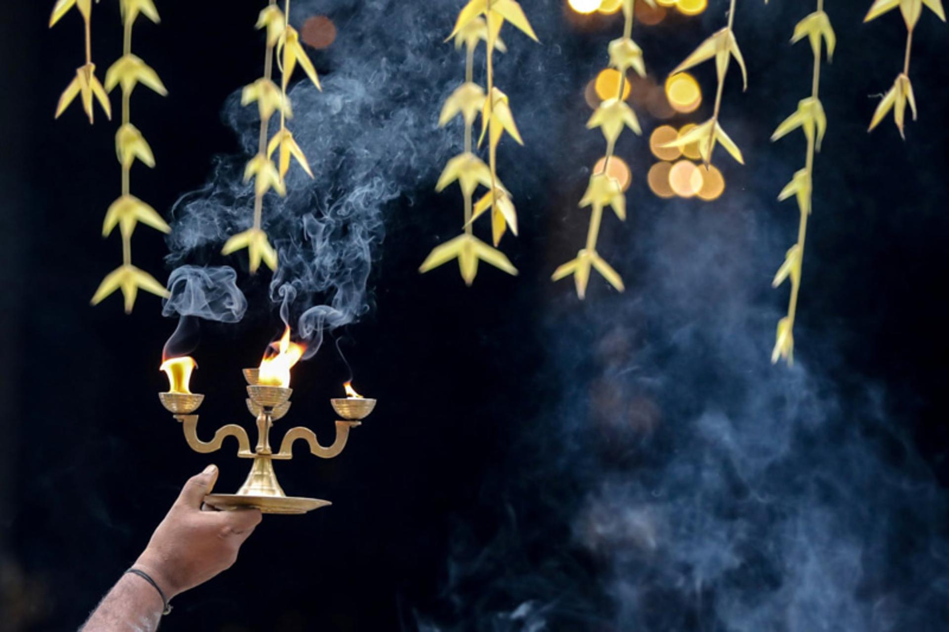 جشنواره برداشت محصول تای پونگال (Thai Pongal) در معبد هندو در سریلانکا؛ منبع: theguardian؛ عکاس: Chamila Karunarathne
