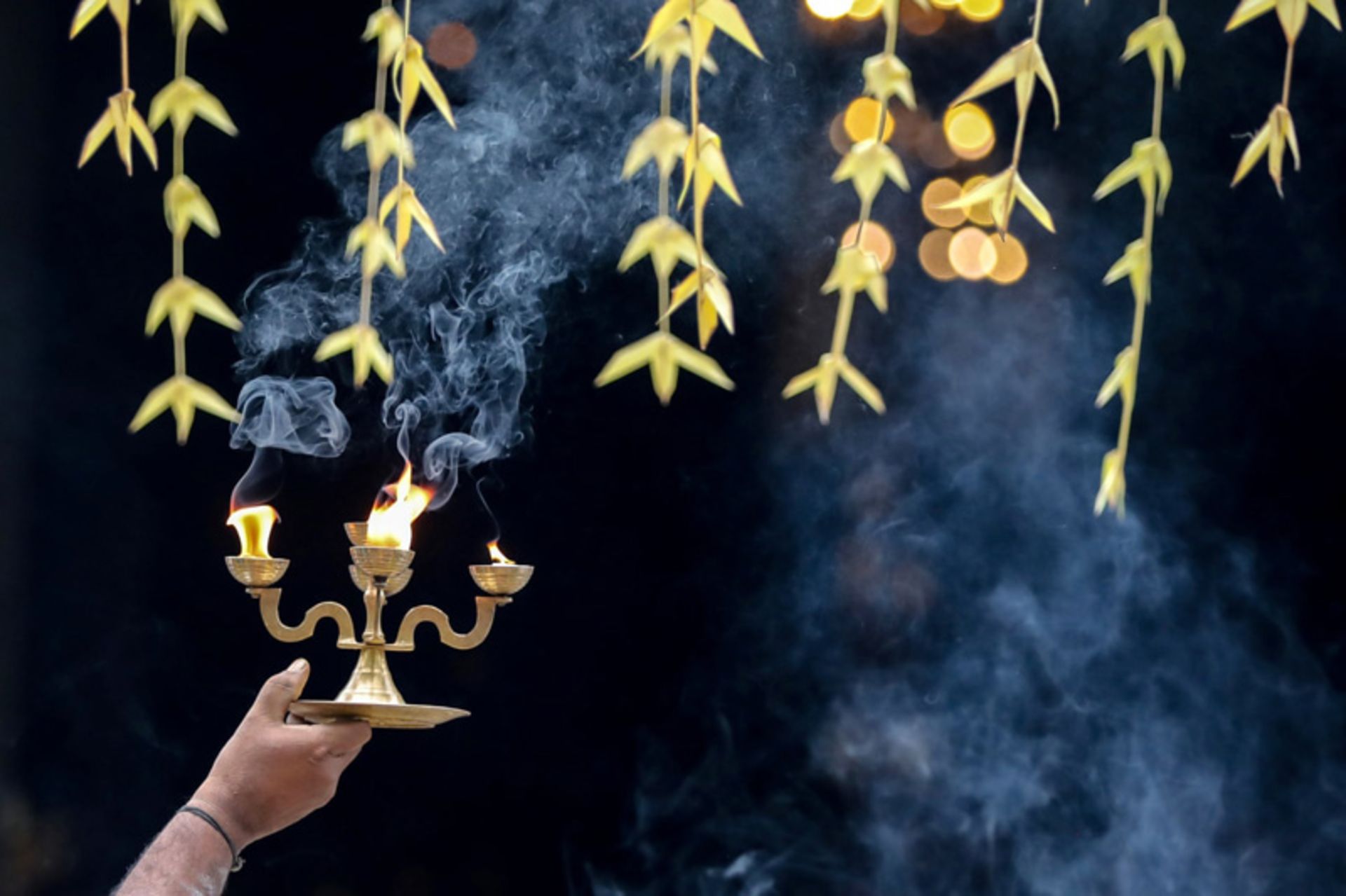 جشنواره برداشت محصول تای پونگال (Thai Pongal) در معبد هندو در سریلانکا؛ منبع: theguardian؛ عکاس: Chamila Karunarathne