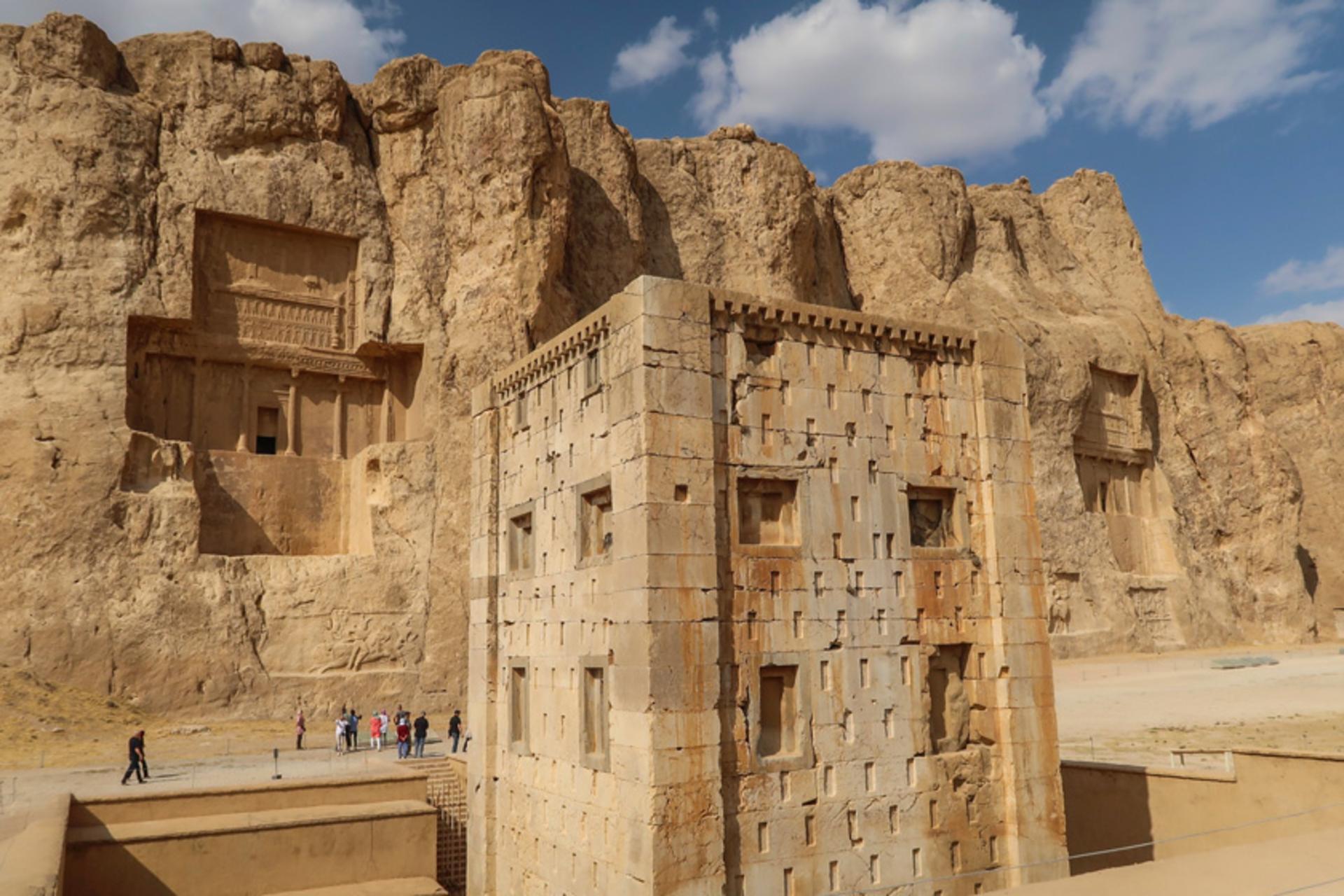 نقش رستم و کعبه زرتشت. عکاس: Maasaak