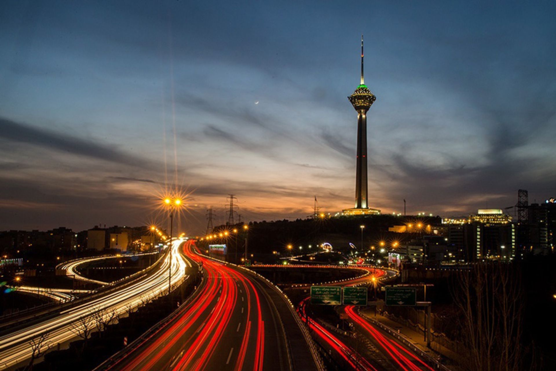 برج میلاد در شب. عکاس:‌ سهیل صحرانورد