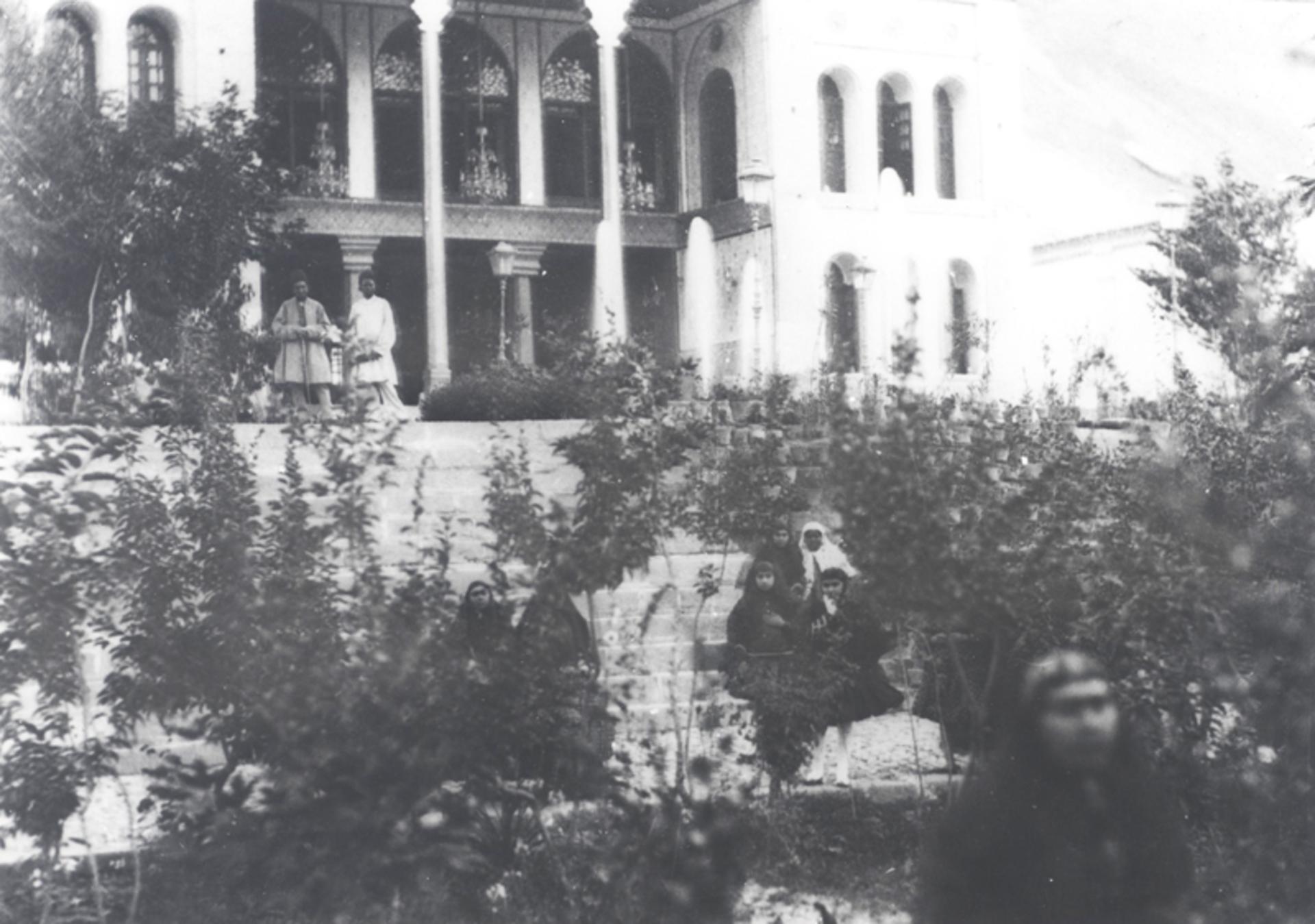 زنان ناصرالدین شاه در کاخ شهرستانک