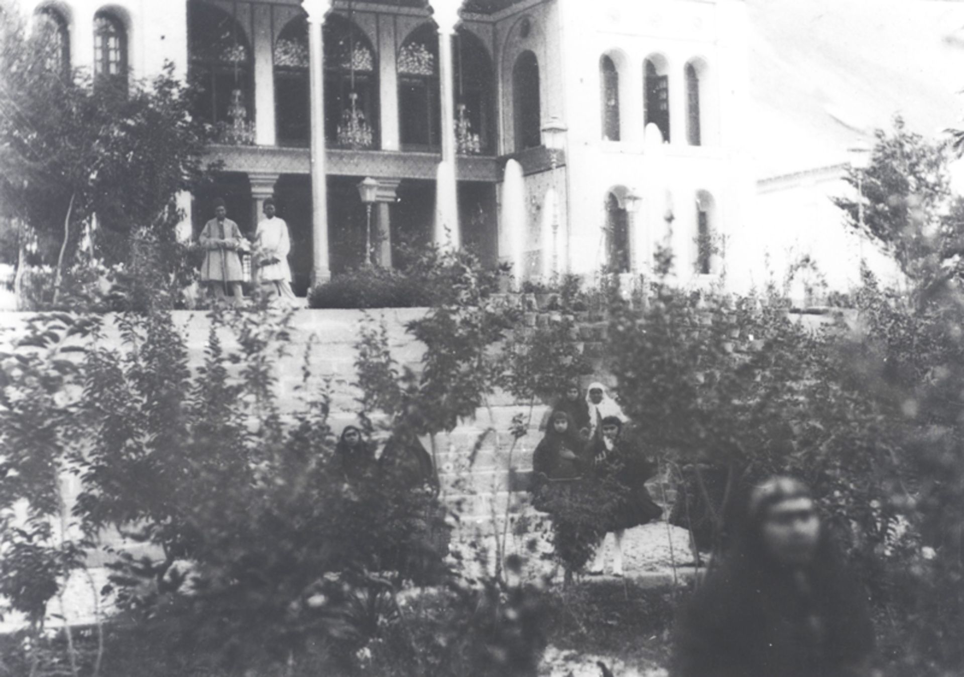 زنان ناصرالدین شاه در کاخ شهرستانک