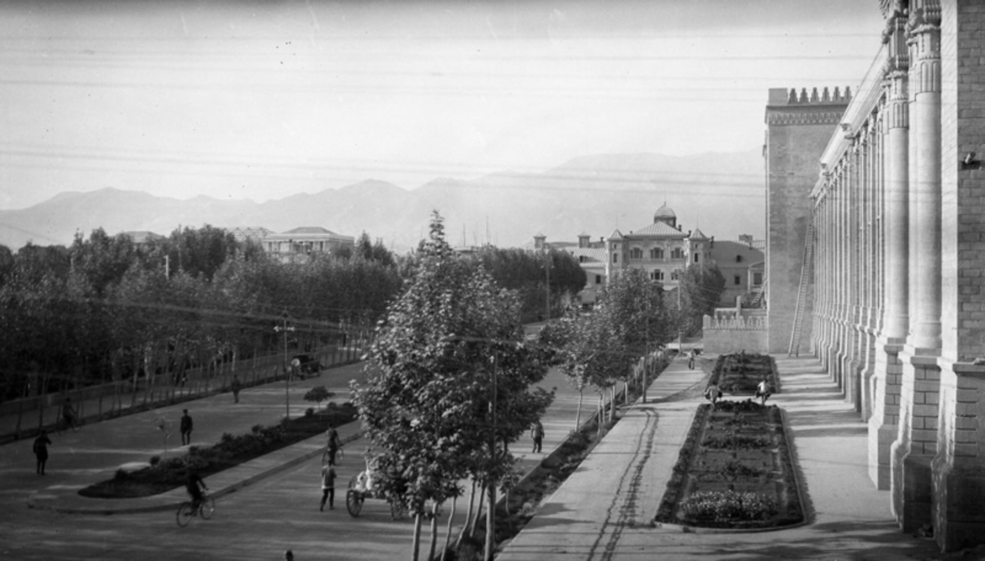 عکس تاریخی میدان مشق تهران در دوره پهلوی