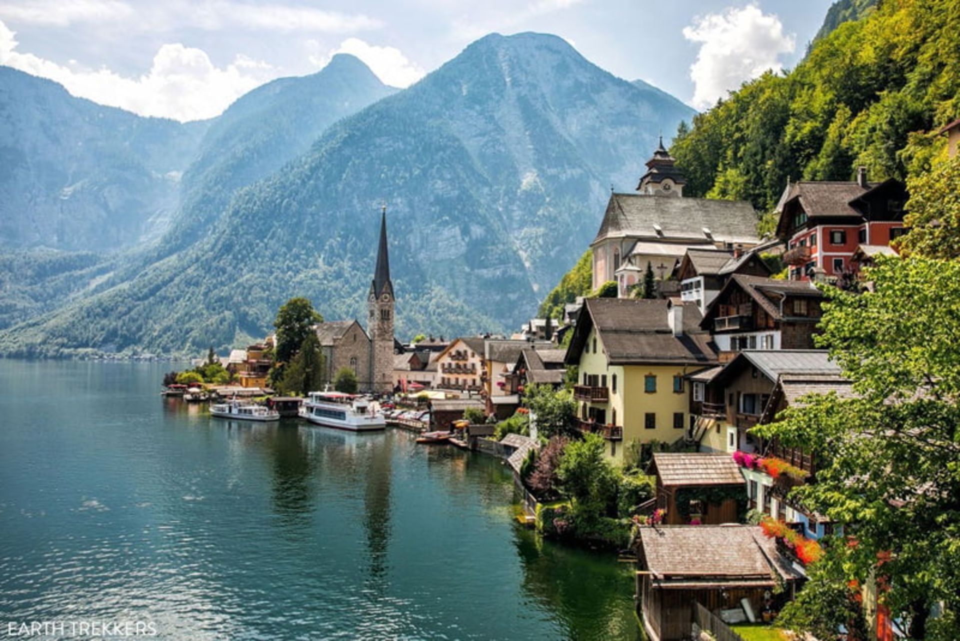 شهر زیبای هالشتات (Hallstatt) در اتریش
