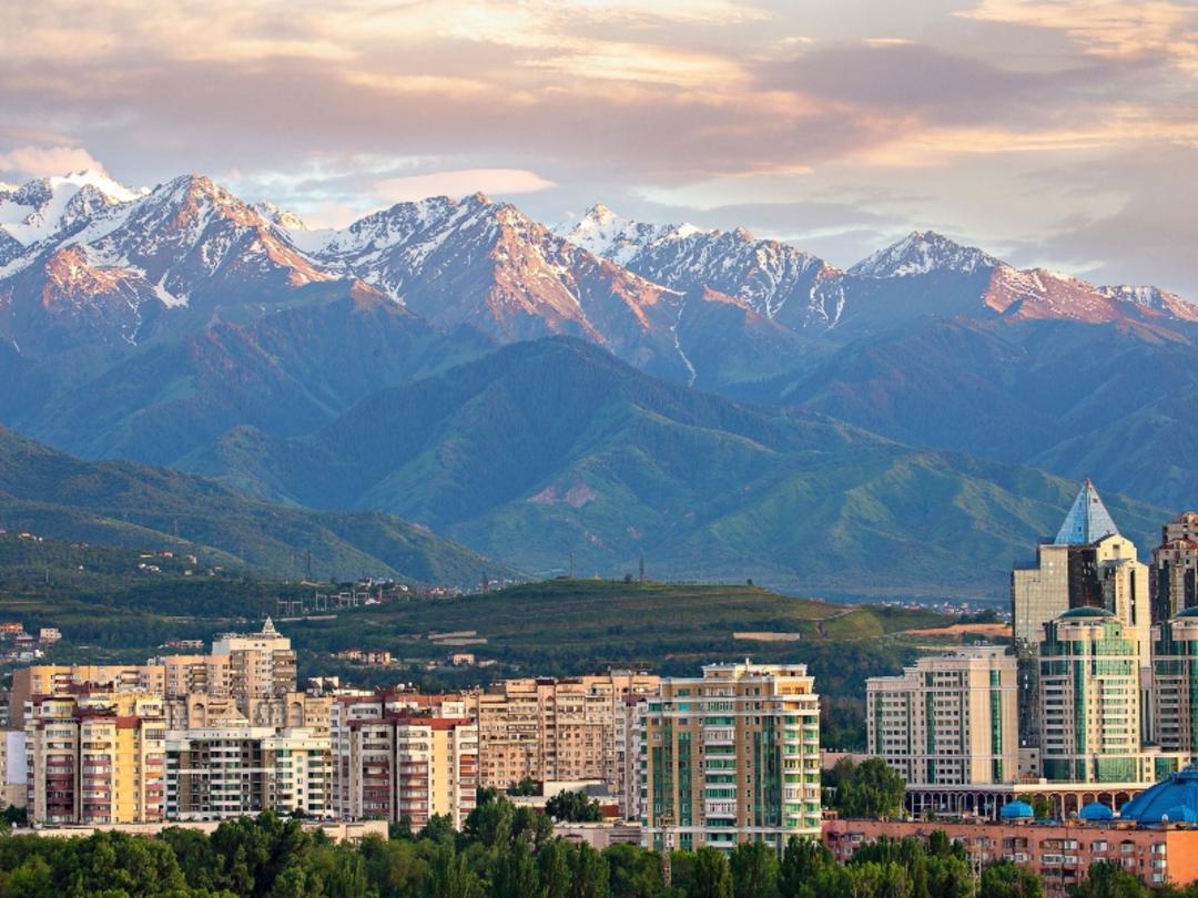 آلماتی در قرقیزستان؛ منبع عکس: سایت cntravellerme.com. عکاس: نامشخص