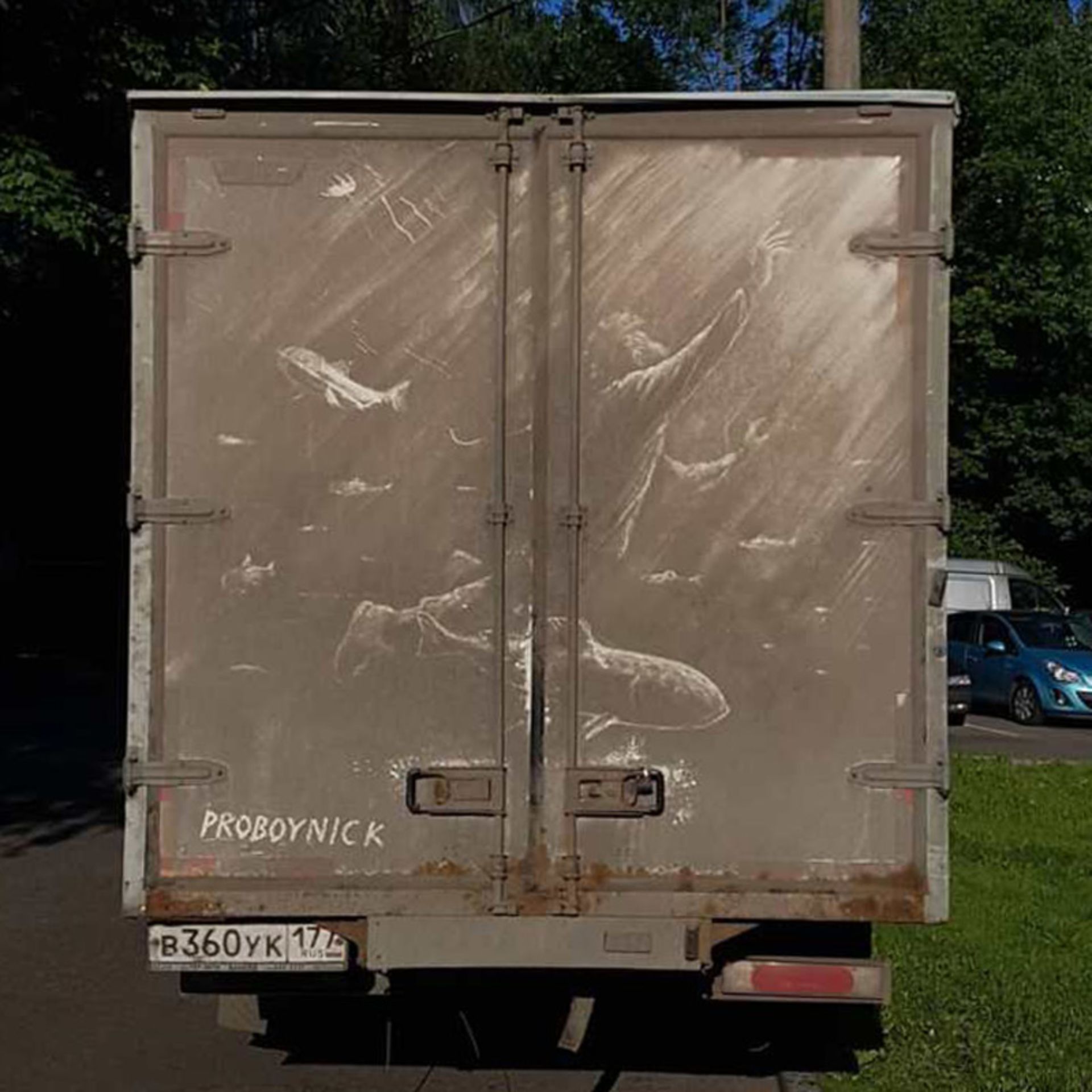  نقاشی شخصیت خیالی روی خودرو