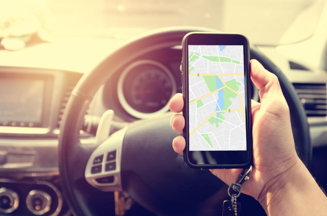 استفاده از GPS در رانندگی؛ منبع عکس: سایت linqo.eu. عکاس: نامشخص