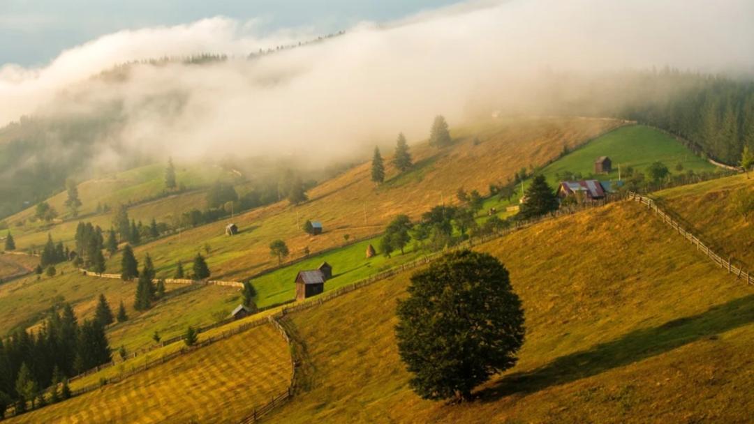 طبیعت زیبای رومانی؛ منبع عکس: سایت edition.cnn.com. عکاس: نامشخص